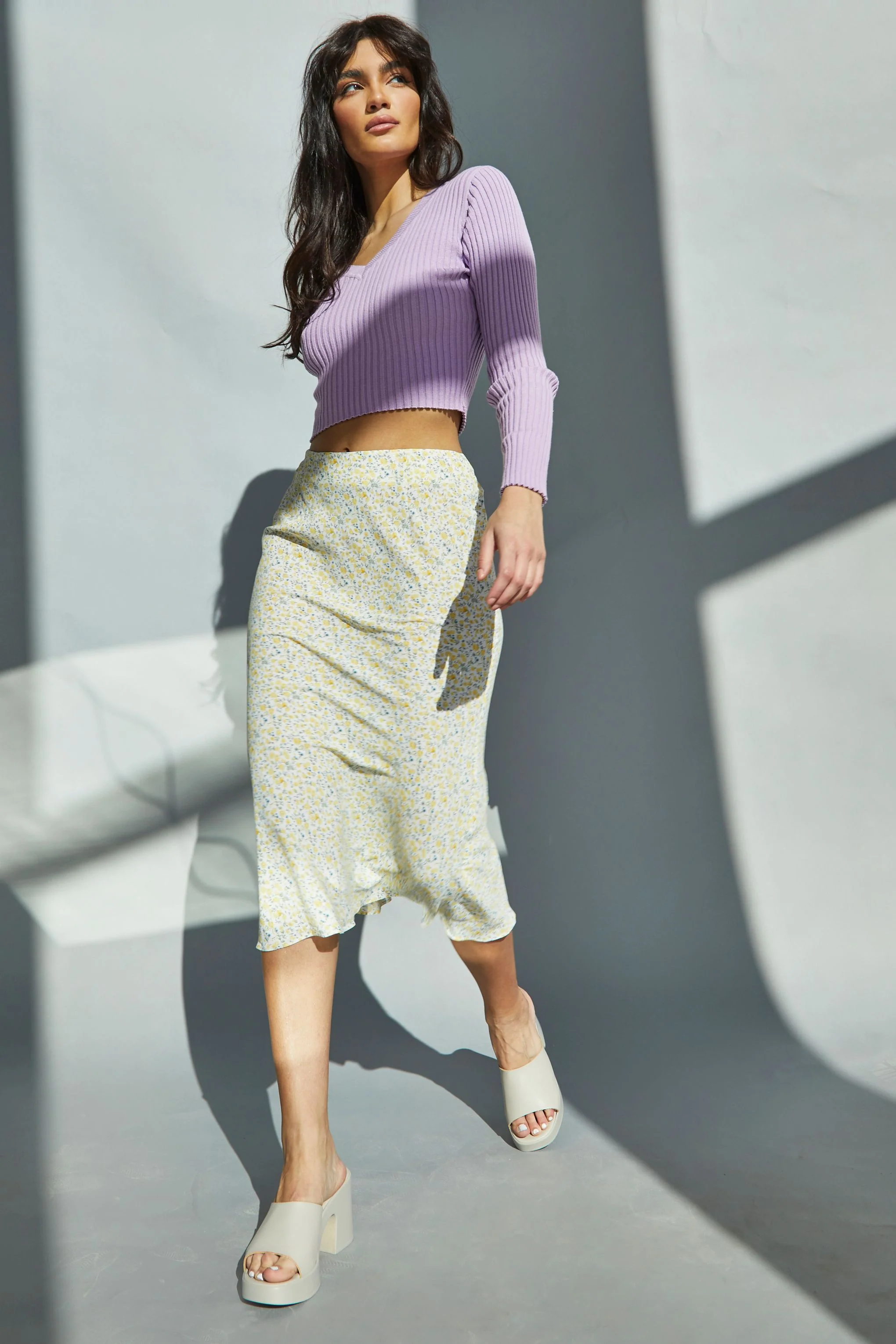 Glamorous Yellow Vintage Daisy Midi Skirt - Image 2
