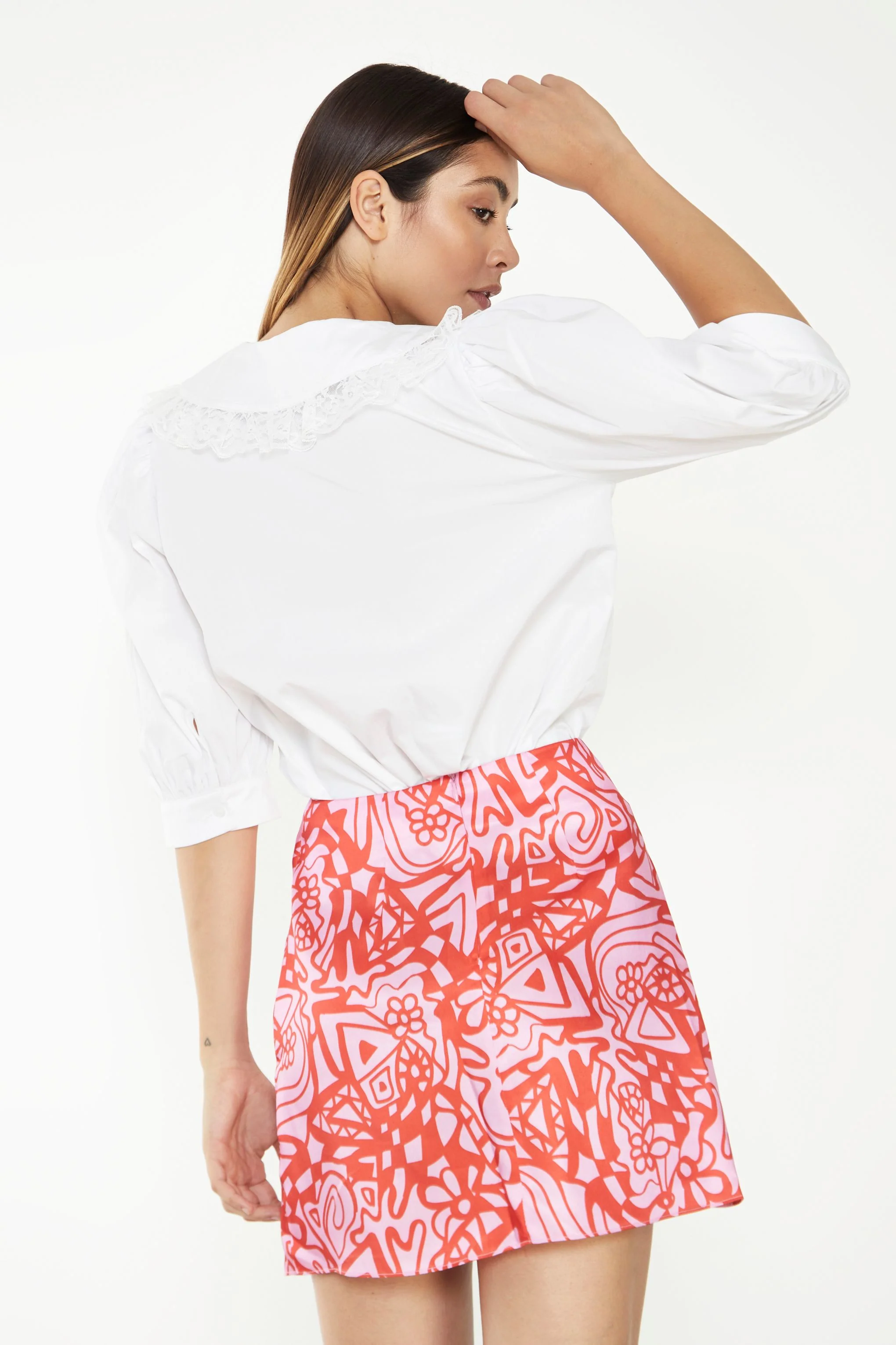 Glamorous Pink Red Abstract Mini Skirt - Image 4