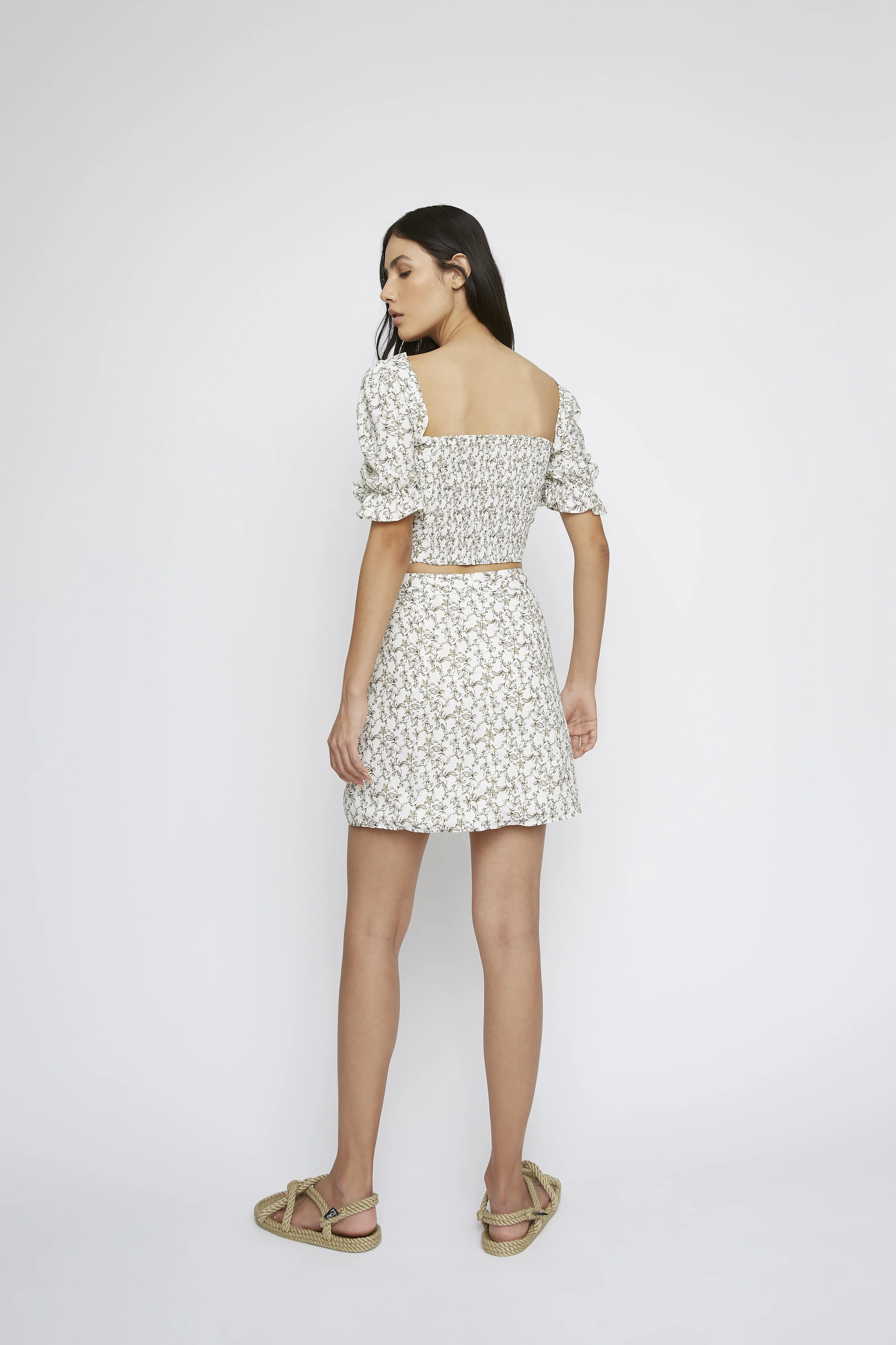 Glamorous Linear Floral Off The shoulder Crop Top - Image 2