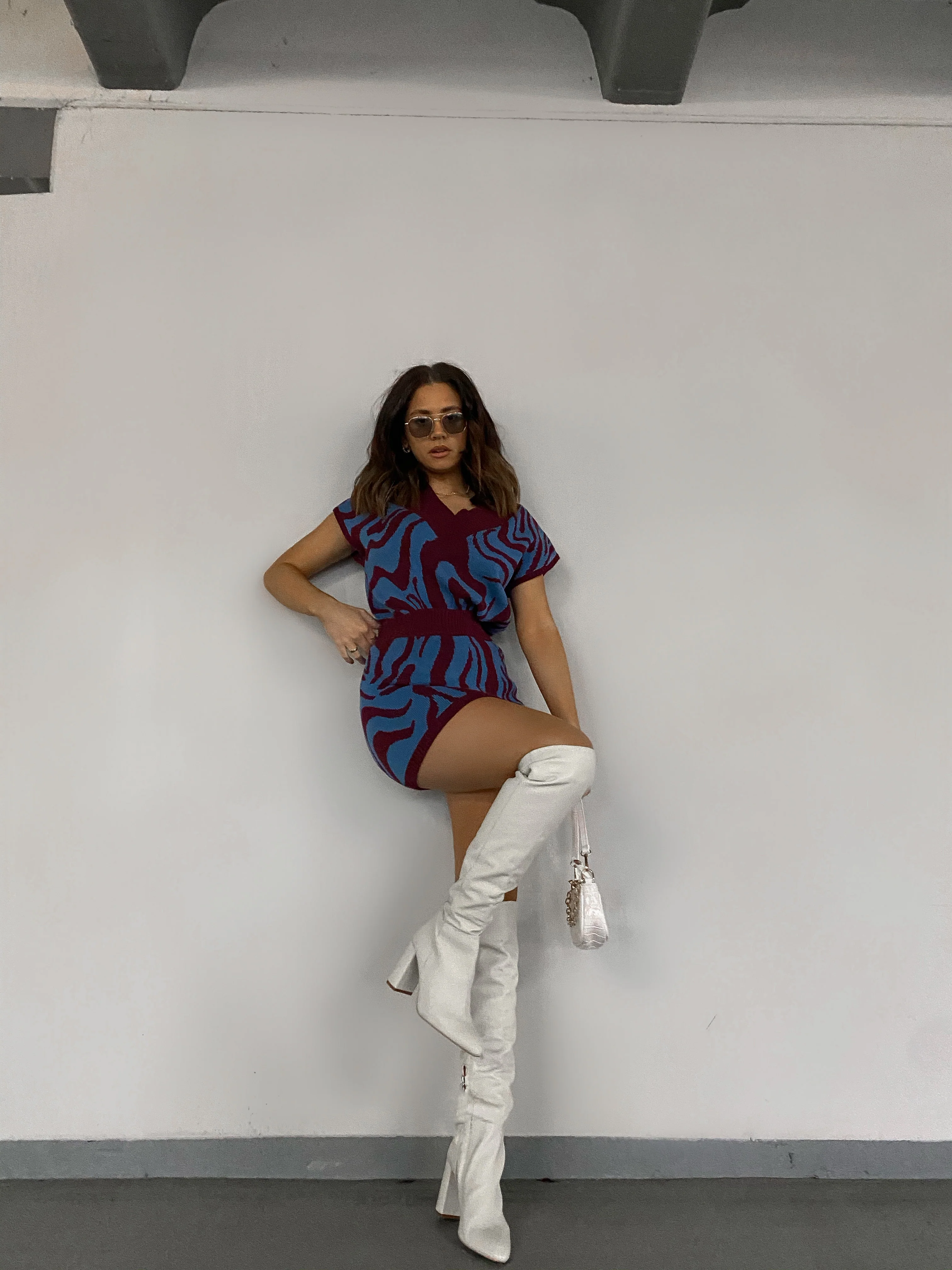 Glamorous Care Plum Stone Blue Marble Printed Sleeveless Jumper - Image 2