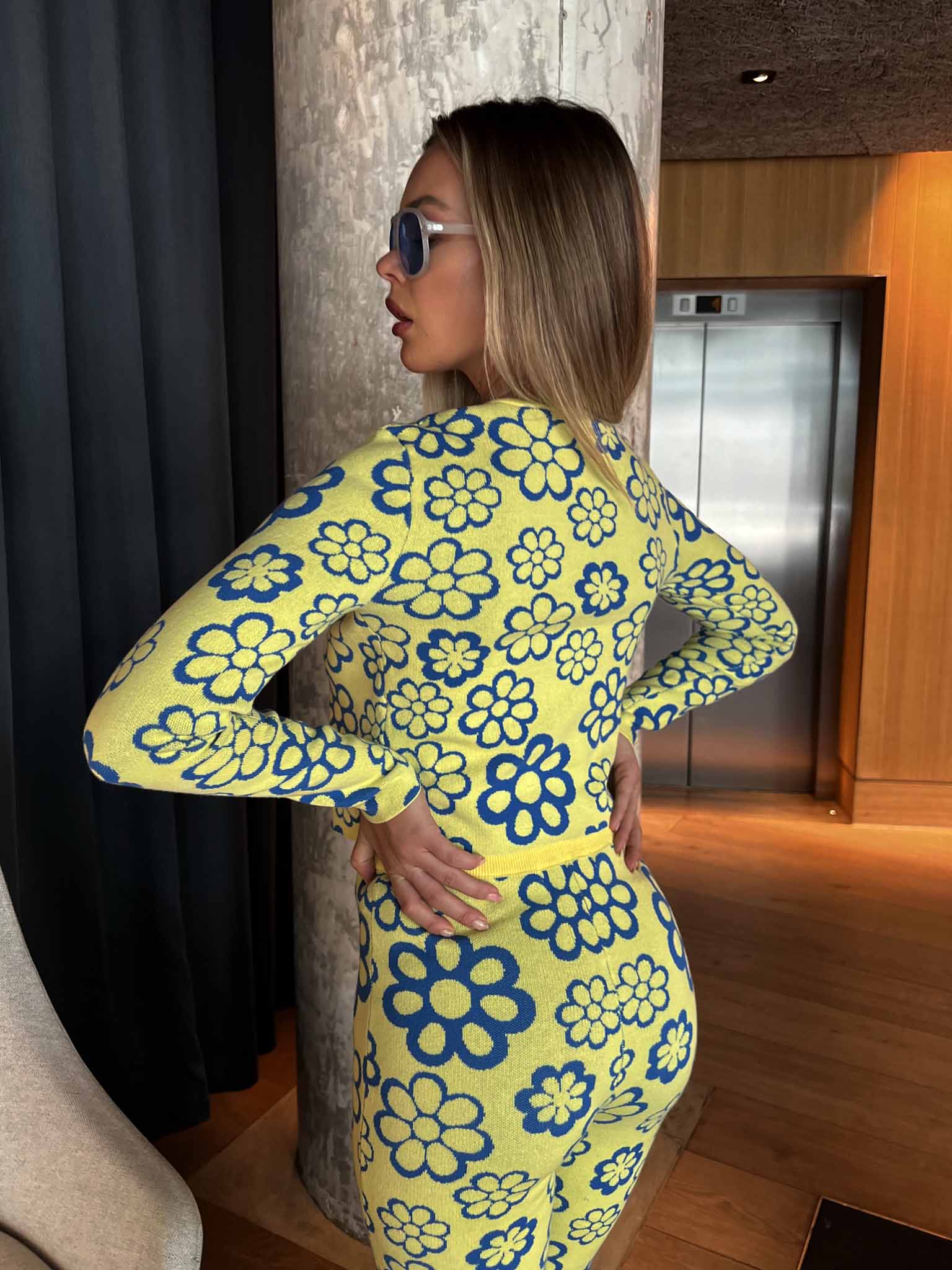 Glamorous Blue Yellow Intarsia Knit Chain Fastened Top - Image 2