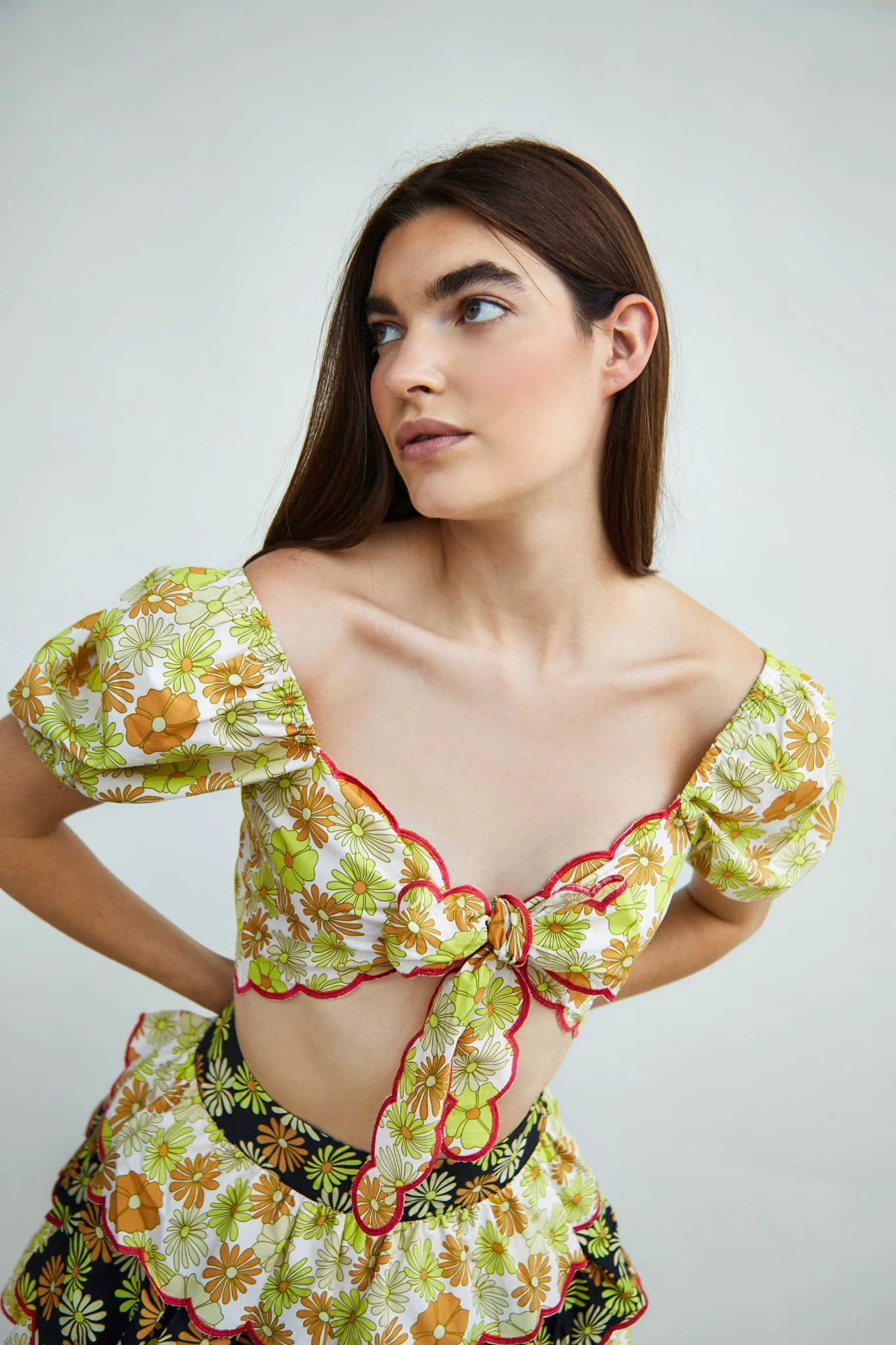 Glamorous Collection Tie Front Puff Sleeve Crop Top - Image 4