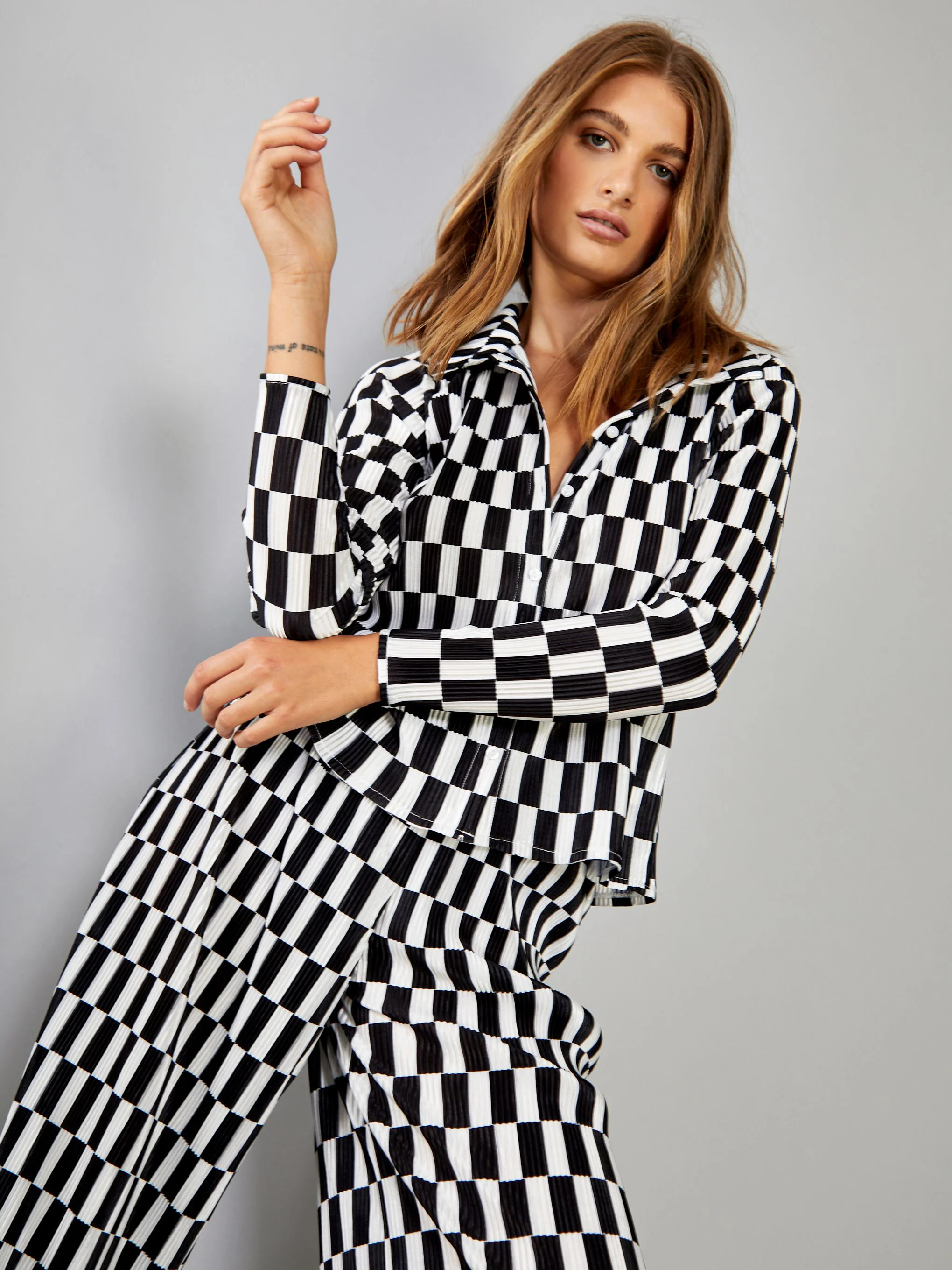 Glamorous Mono Check Plisse Button Front Shirt - Image 3