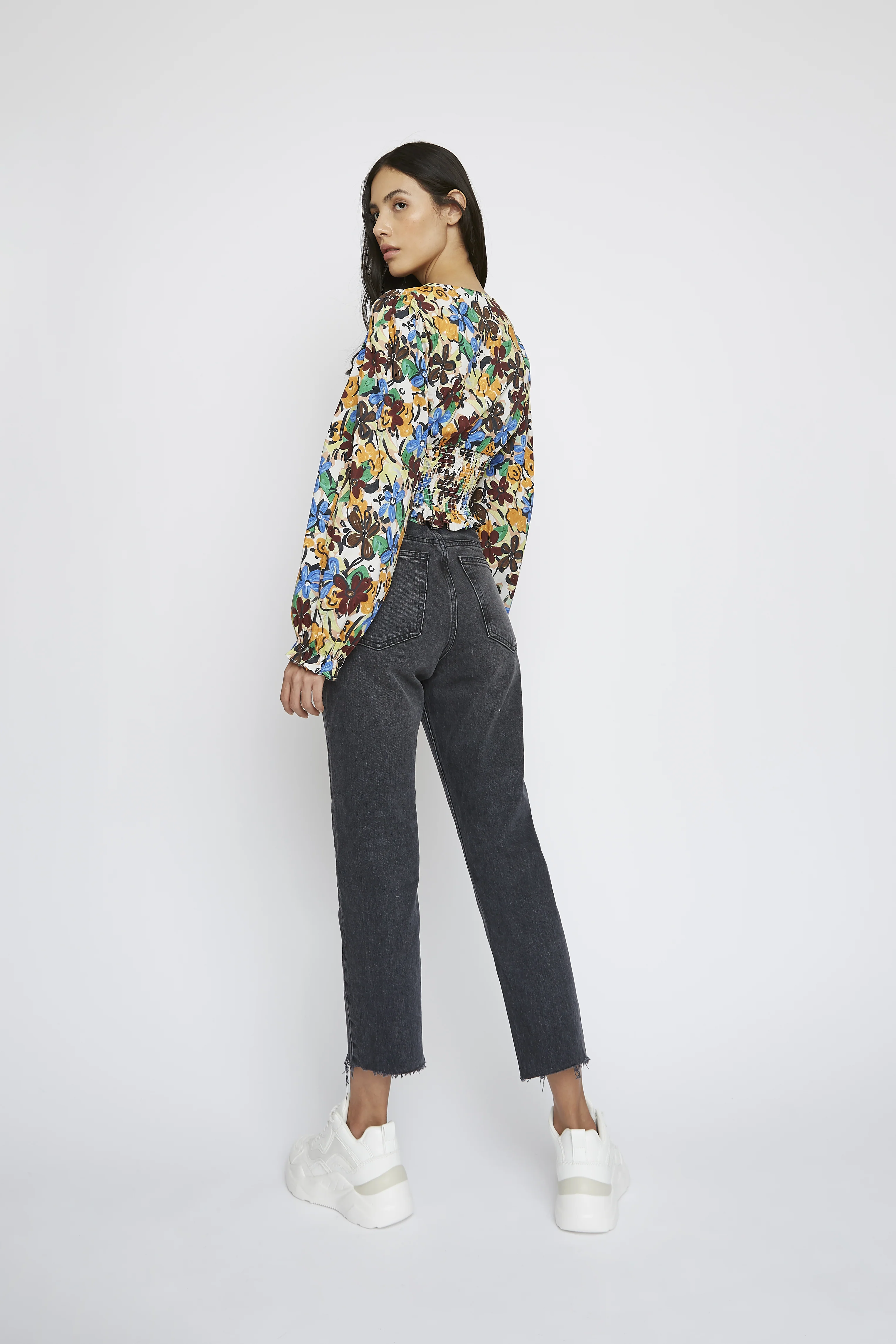 Glamorous Spring Floral V- Neck Long Sleeve Elasticated Blouse - Image 2