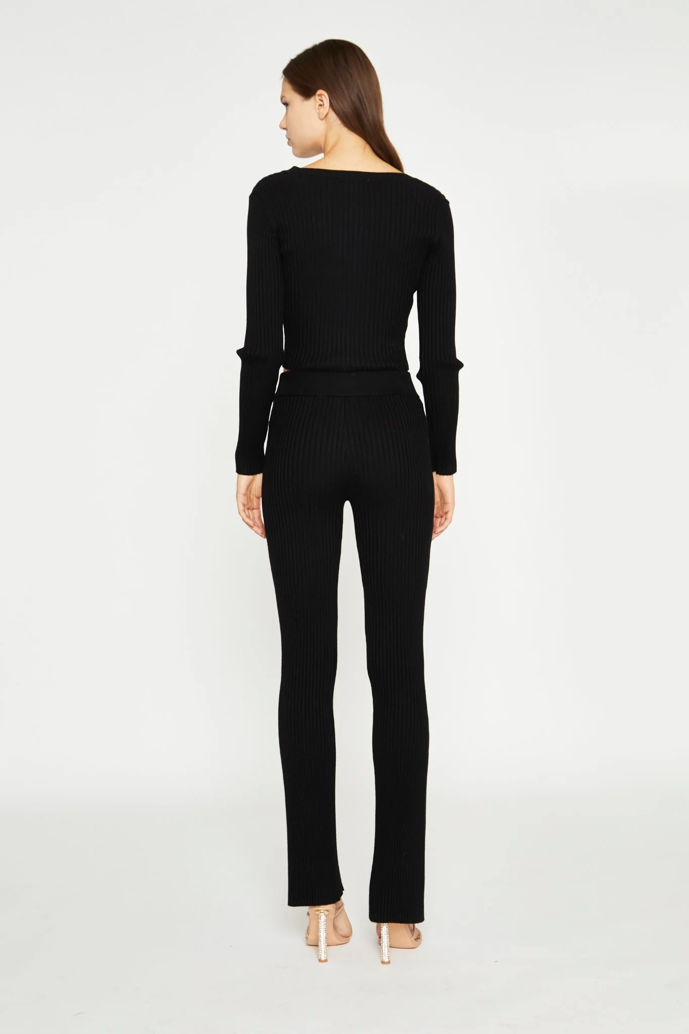 Black Knitted V-Neck Crop-Top - Image 2