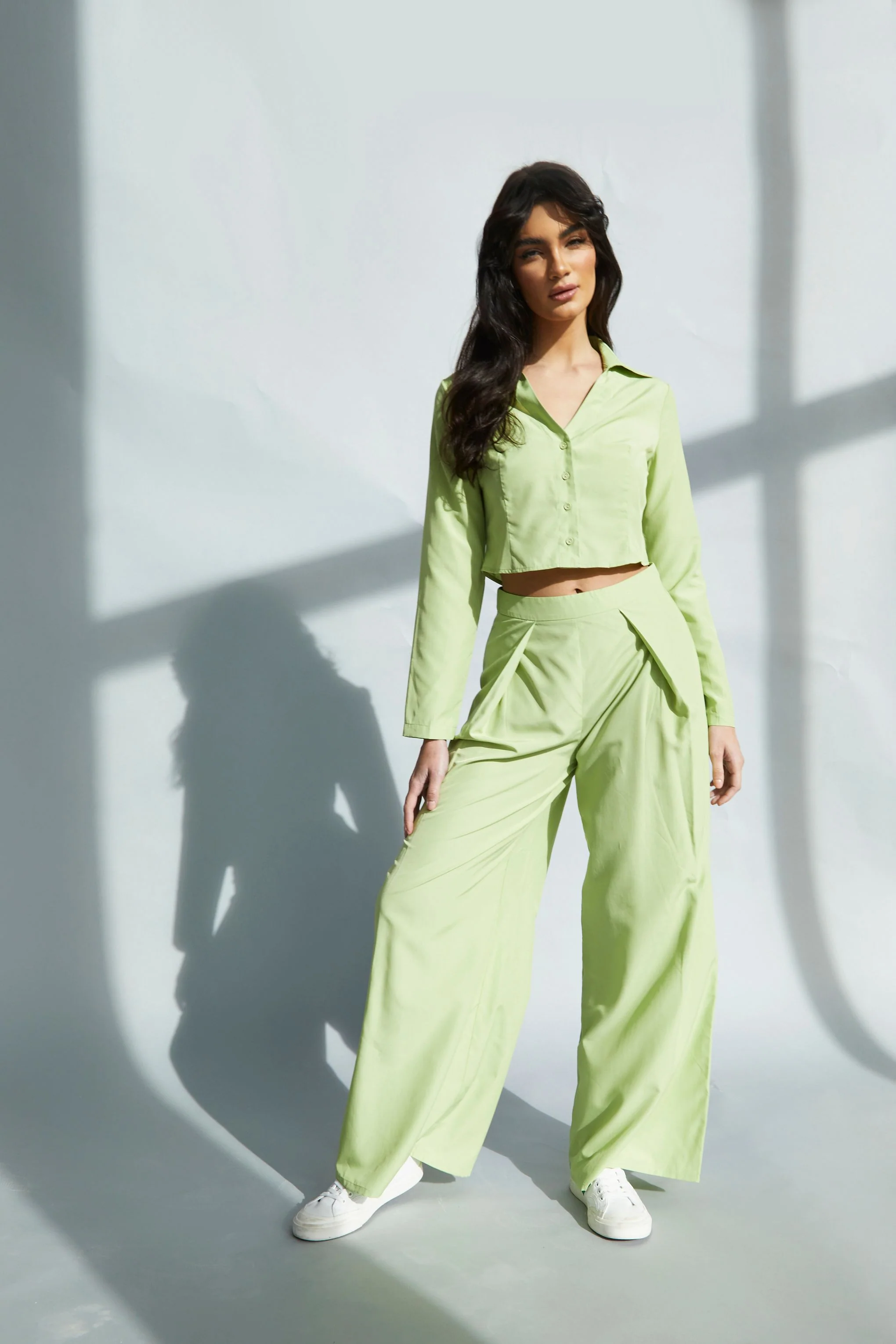 Glamorous Lily Green Crop Button Front Shirt - Image 2