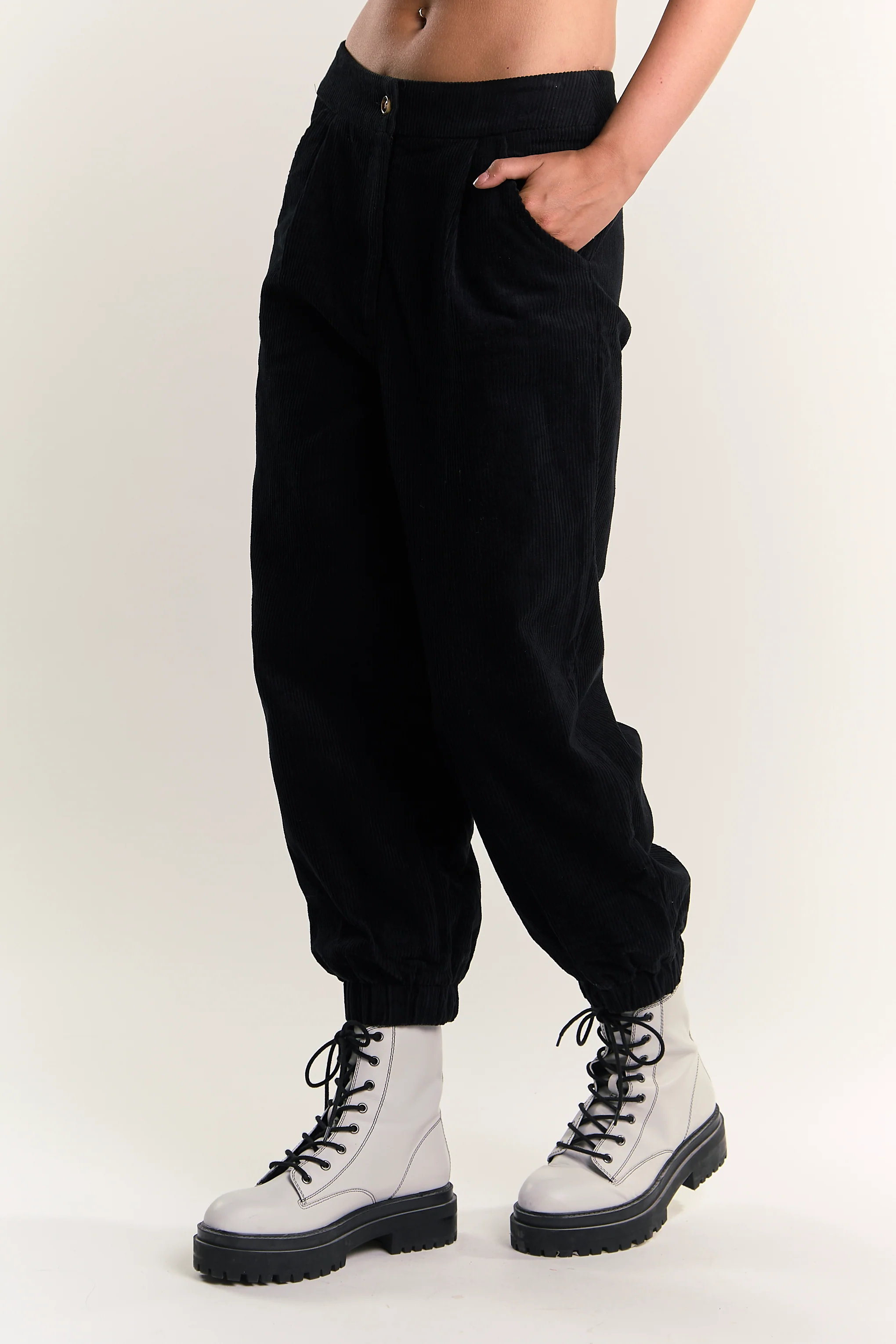 Glamorous Black Cuffed Ankle Cargo Trousers - Image 3