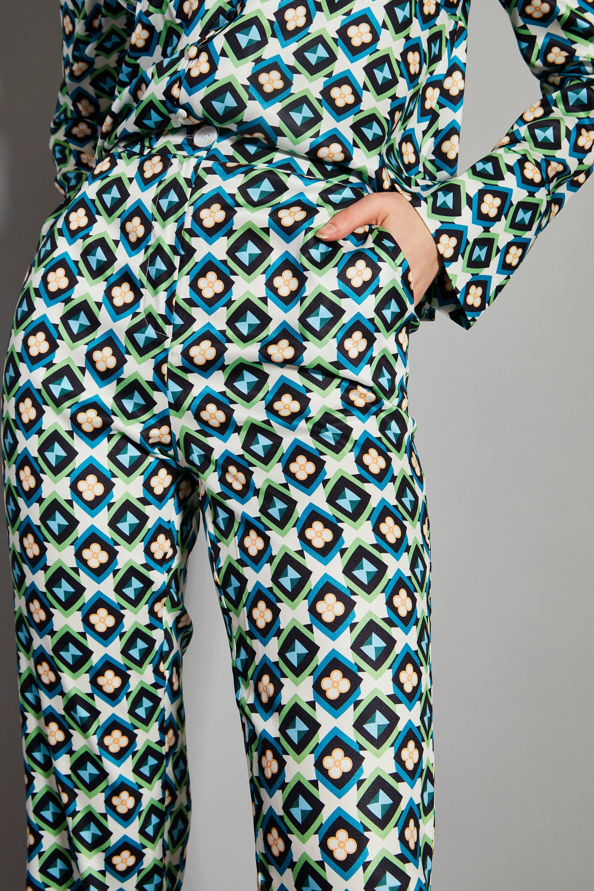 Glamorous Cream Multi Geo Flower Print Cropped Trousers - Image 3