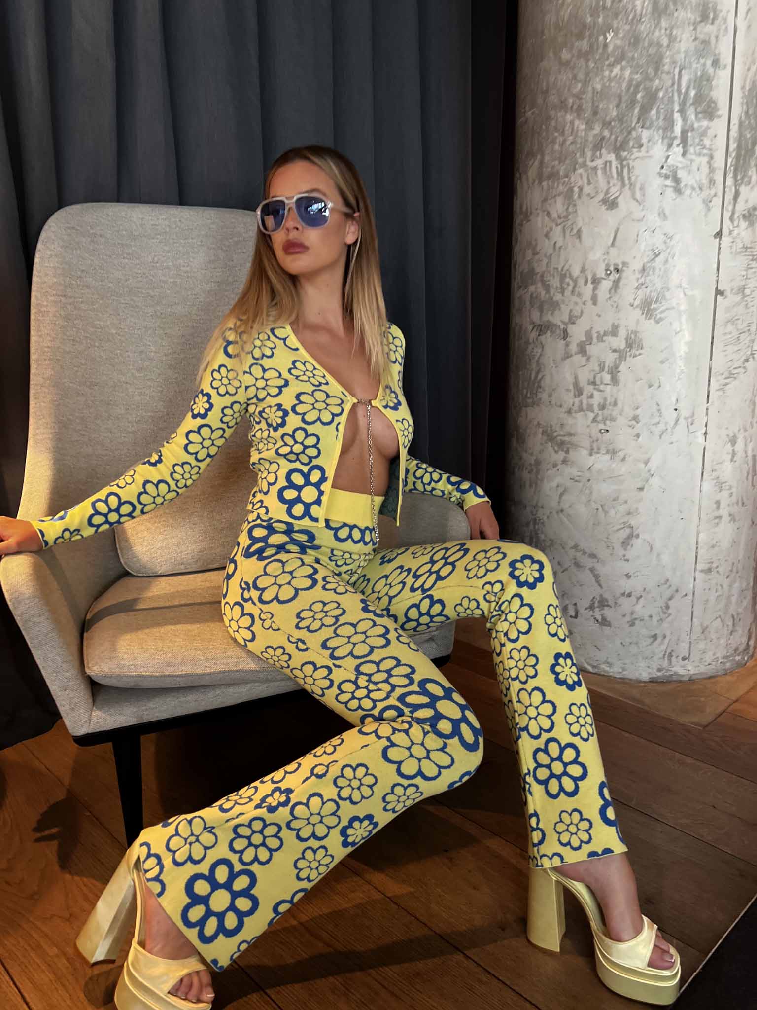 Glamorous Blue Yellow Flowers Intarsia Knit Flared Trousers - Image 3