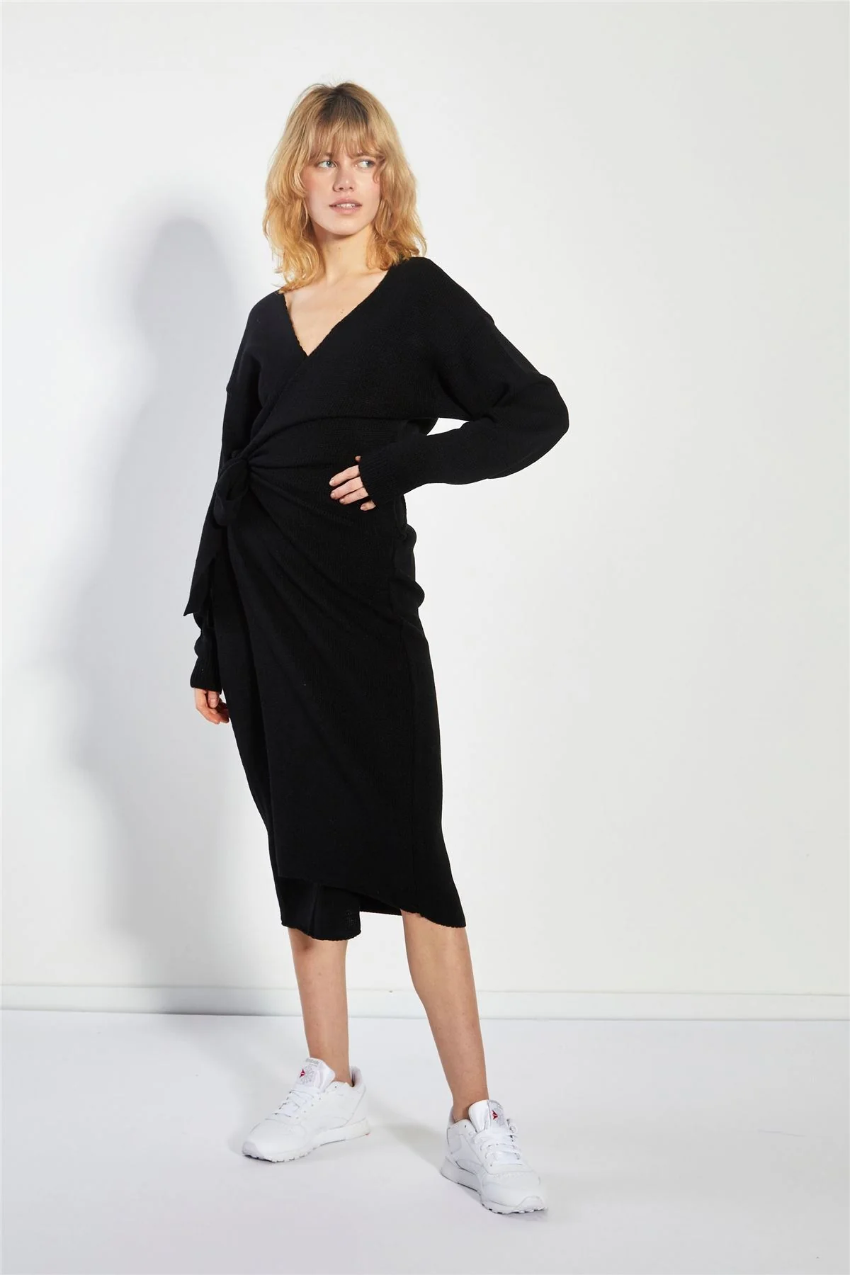Glamorous Women's Black Tie-Waist Knitted Midi-Dress - Image 6