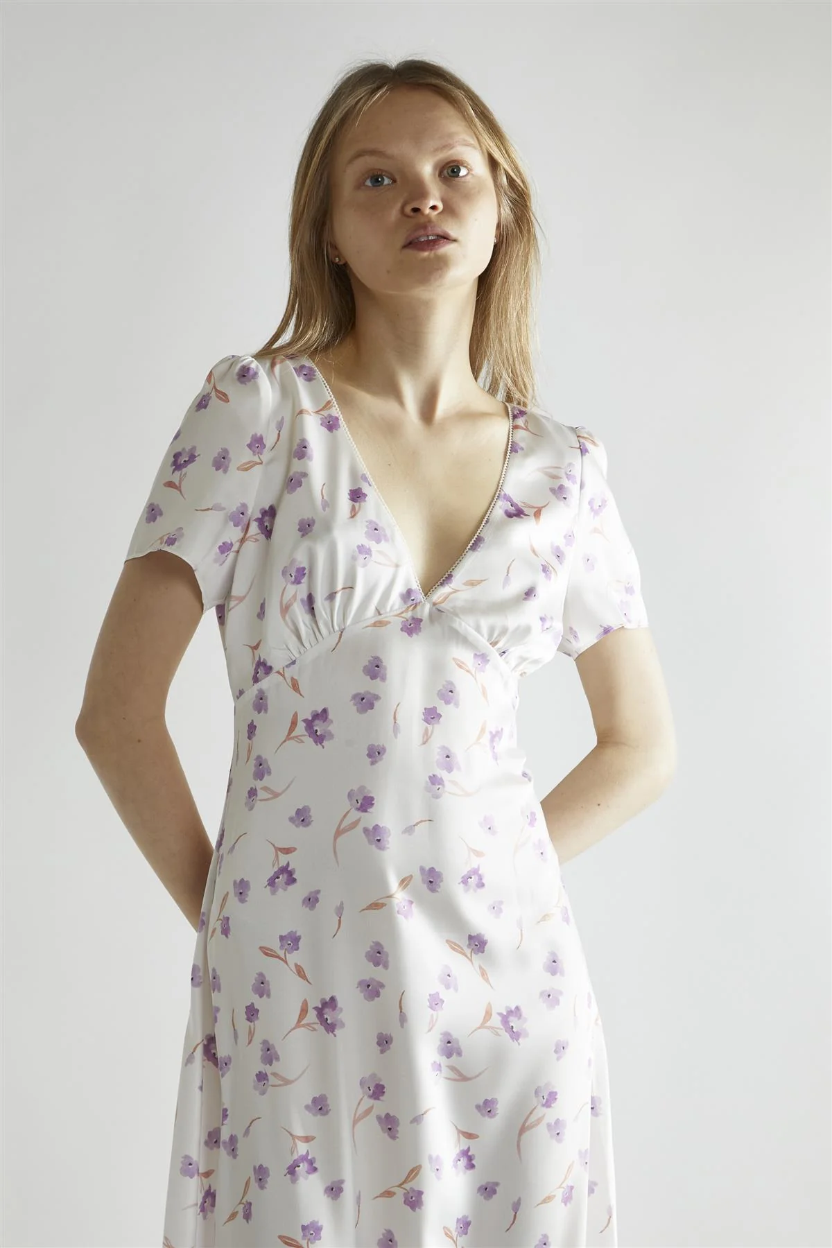 Lilac Watercolour-floral V-Neck Maxi-Dress - Image 3
