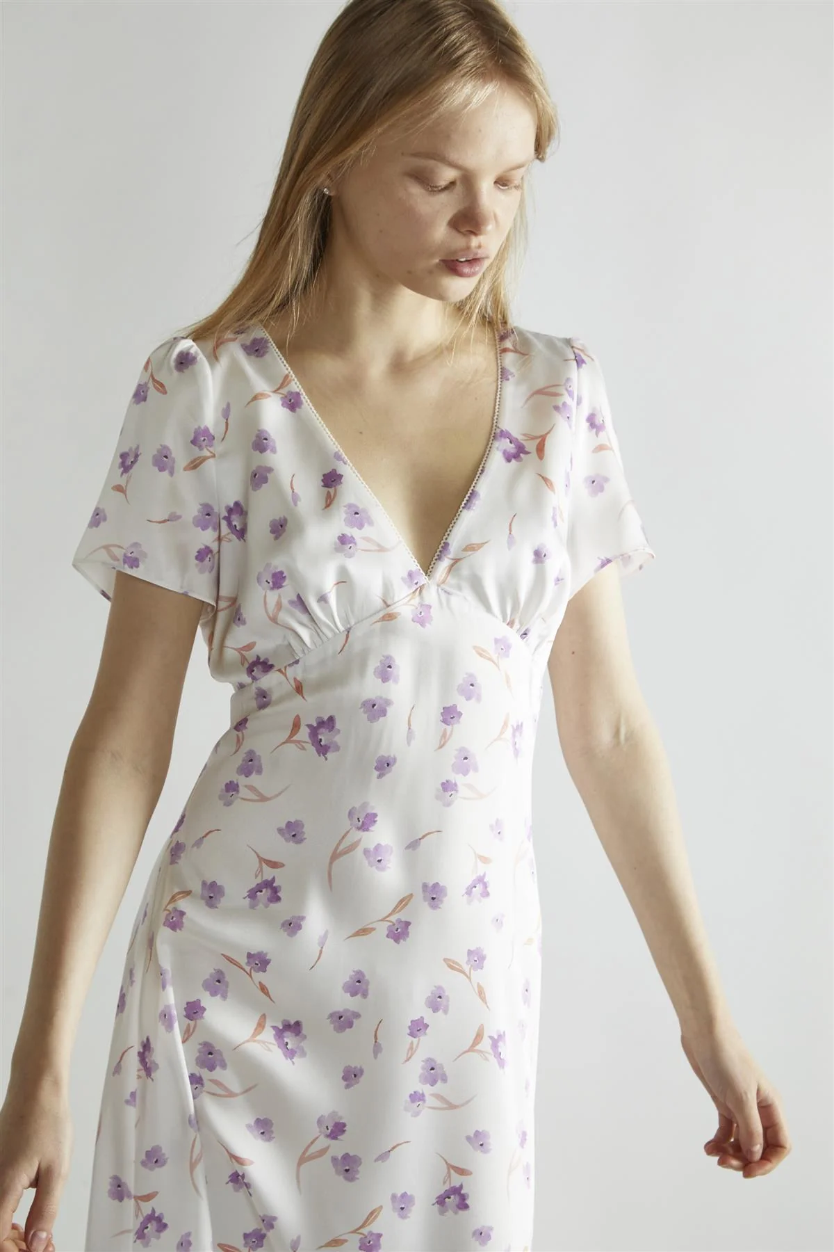 Lilac Watercolour-floral V-Neck Maxi-Dress - Image 4