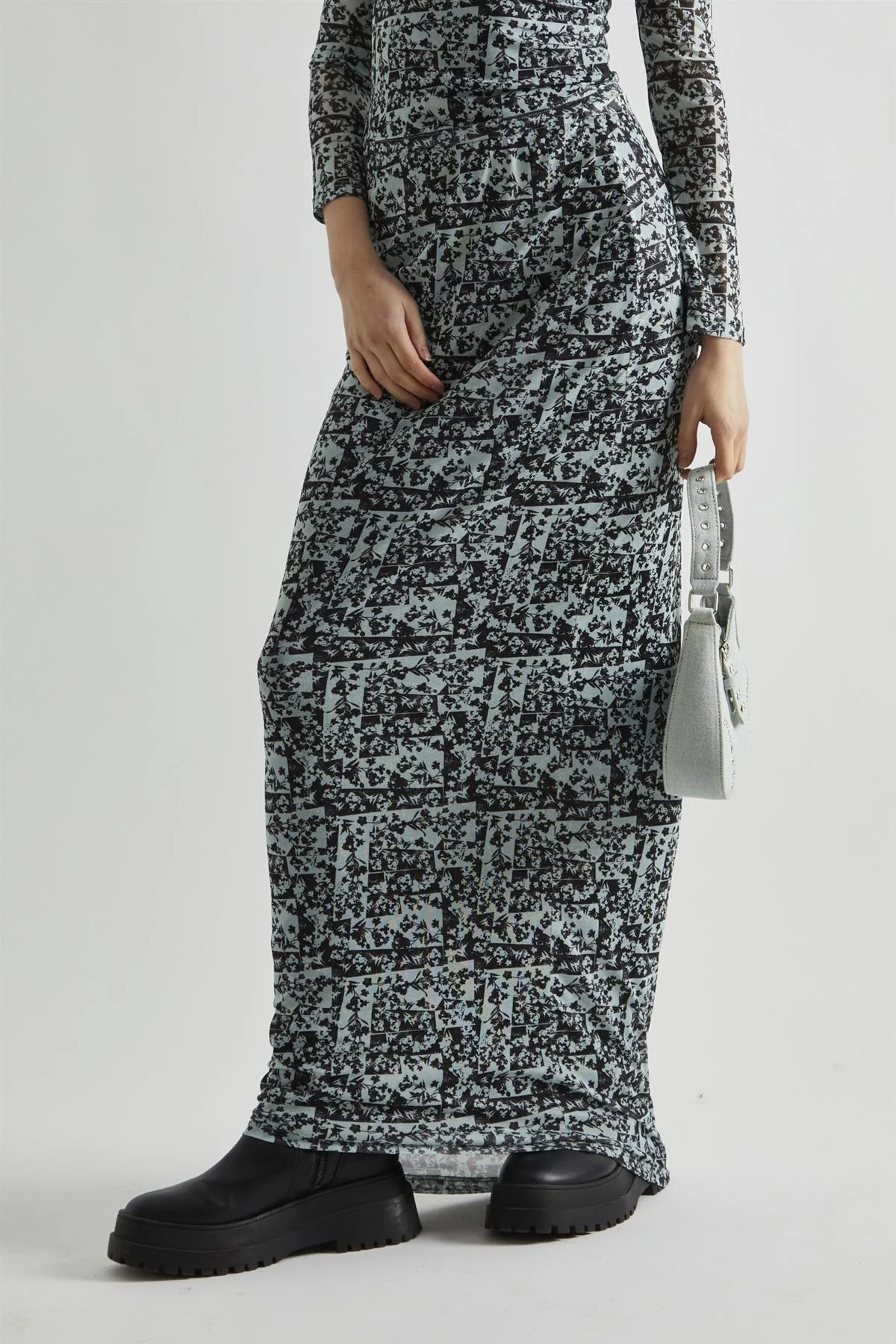 Mint-Black Spliced Mesh Bodycon Maxi-Skirt - Image 3