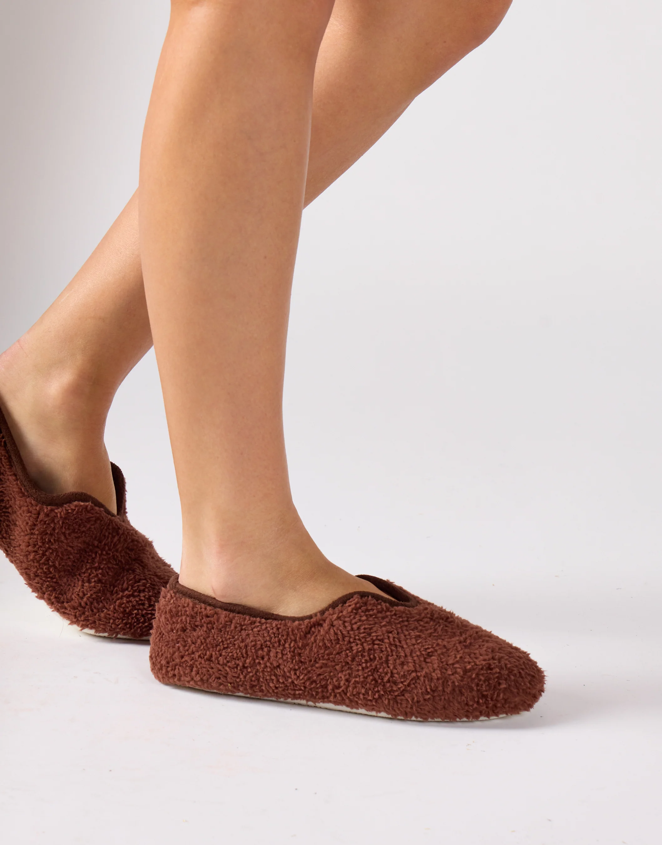 Mocha fluffy slippers - Image 2