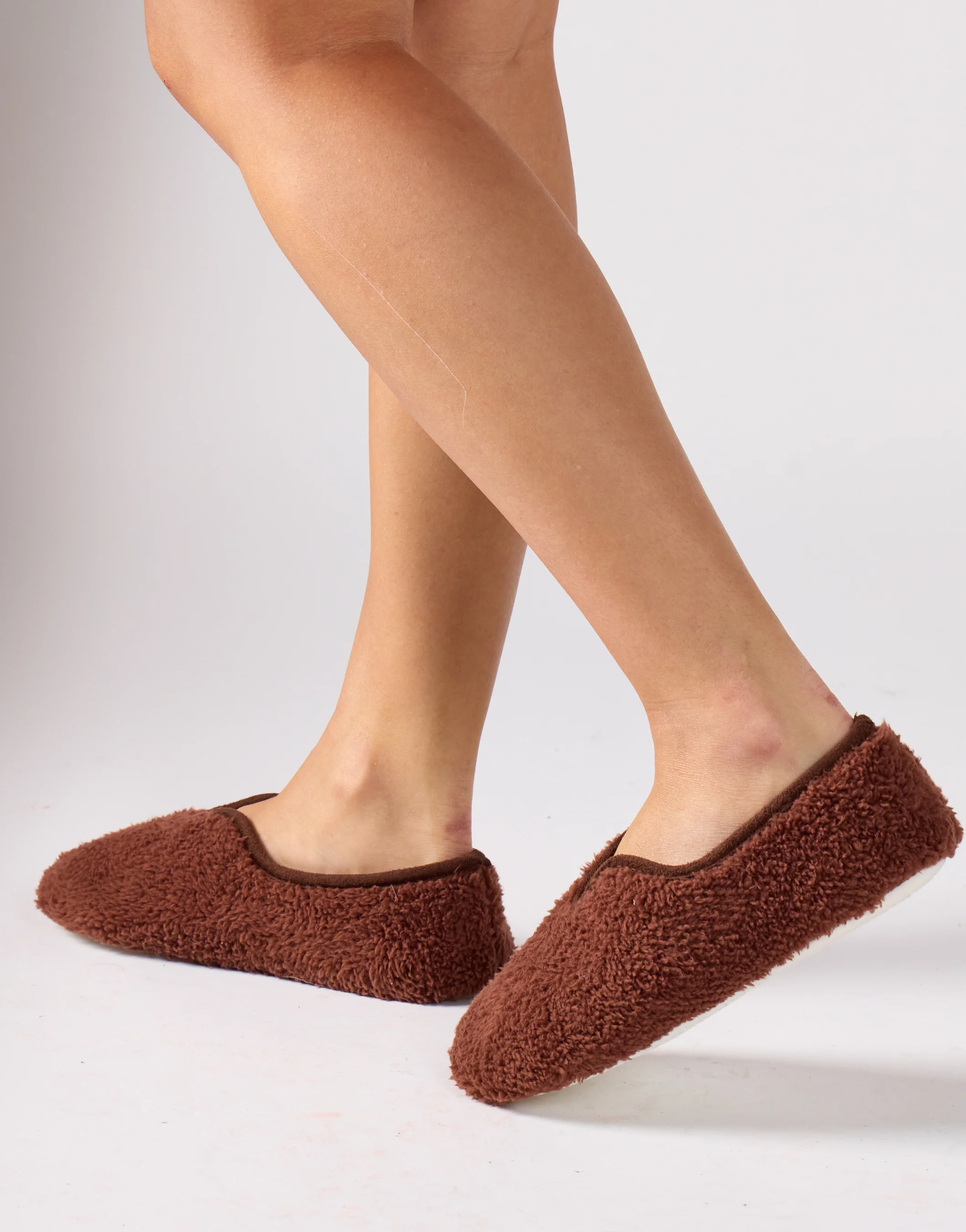 Mocha fluffy slippers - Image 3