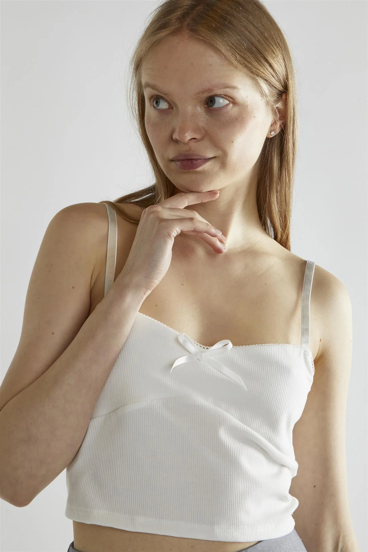 Off-White Sleeveless Crop-Top - Image 4