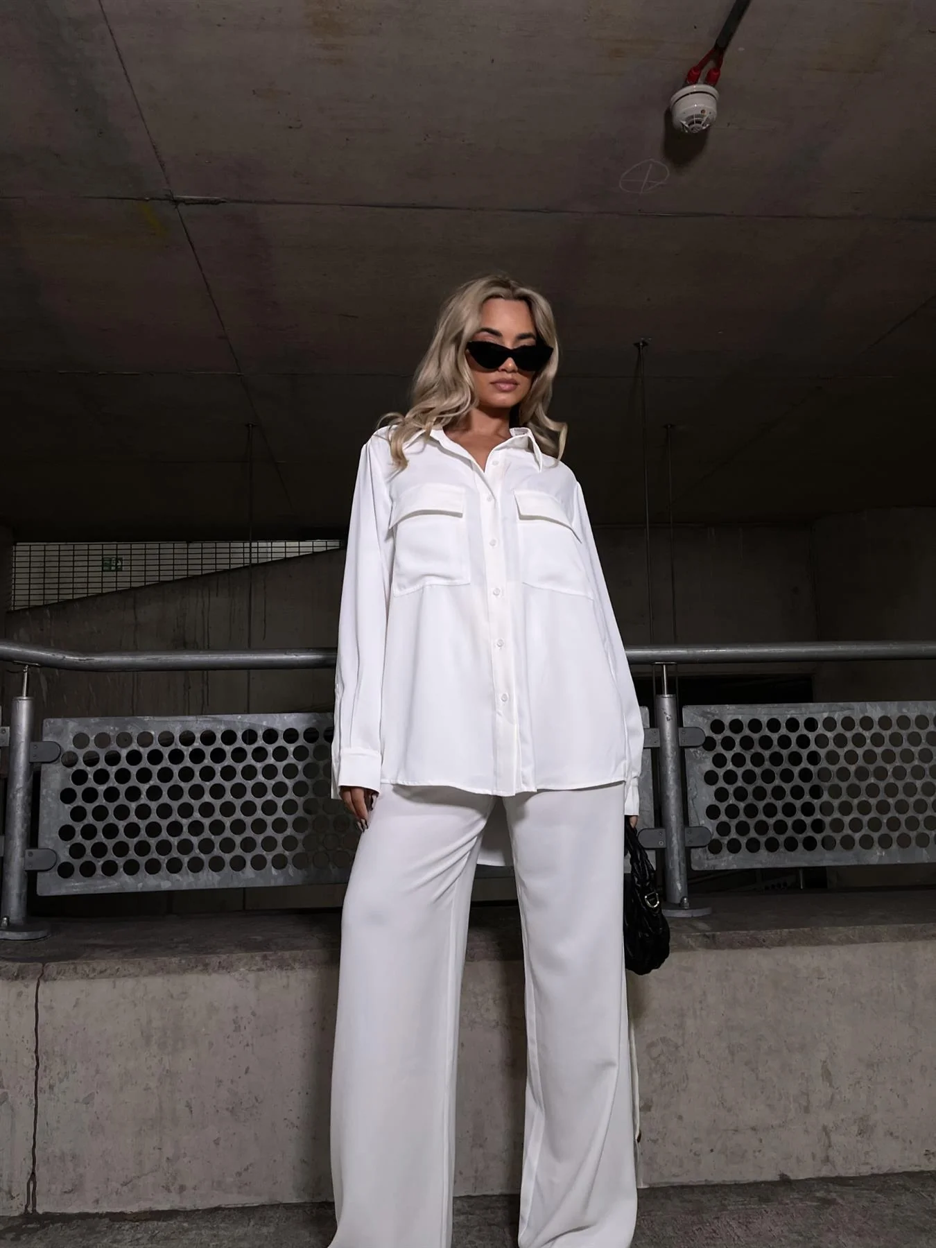 Off White Wide leg High Waisted-Trousers - Image 2