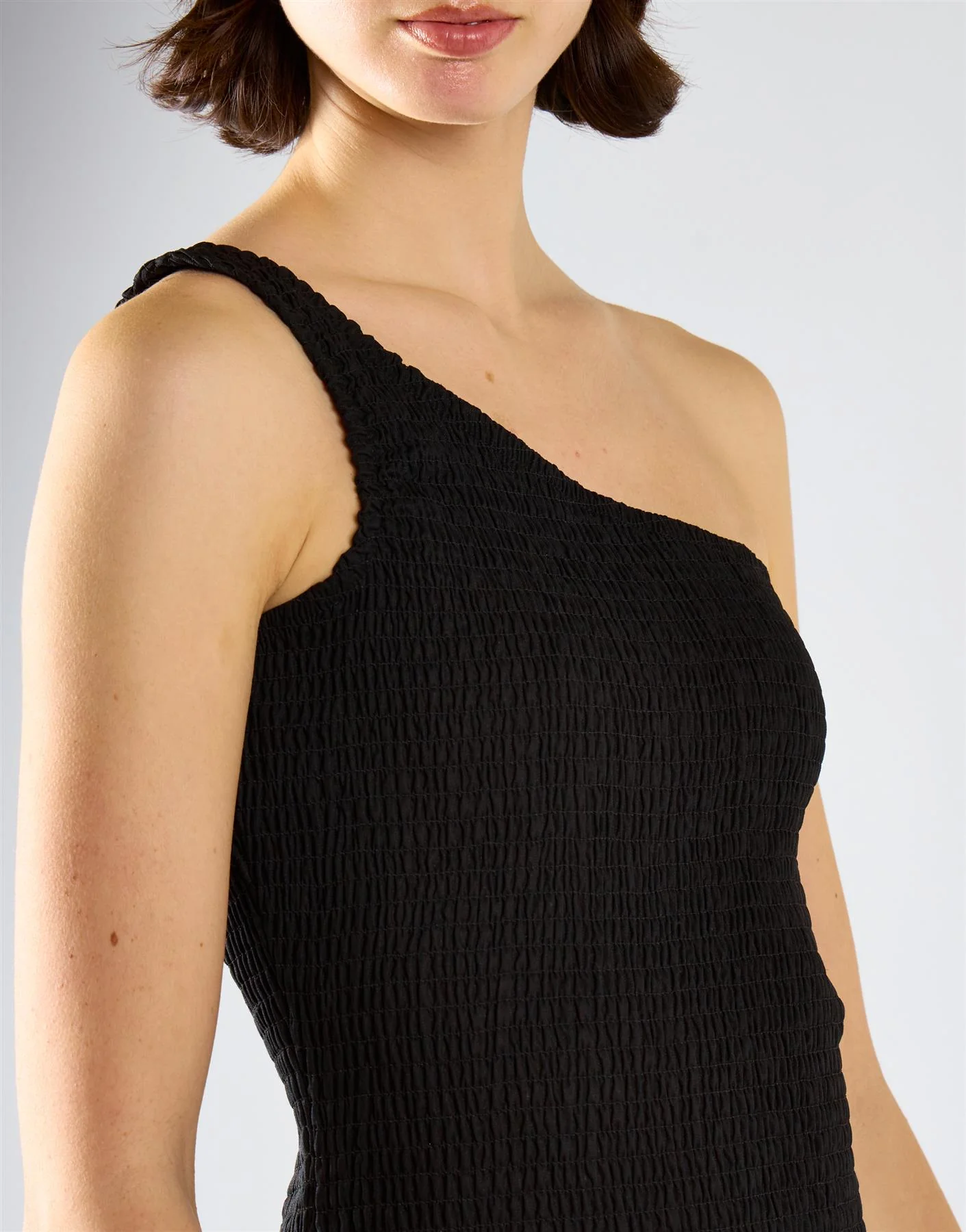 One Shoulder Crinkle Mini Dress - Black - Image 4