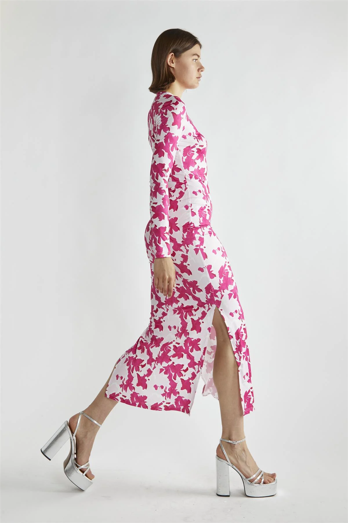 Pink Brushstroke Flowers Round Neck Maxi-Dress - Image 3
