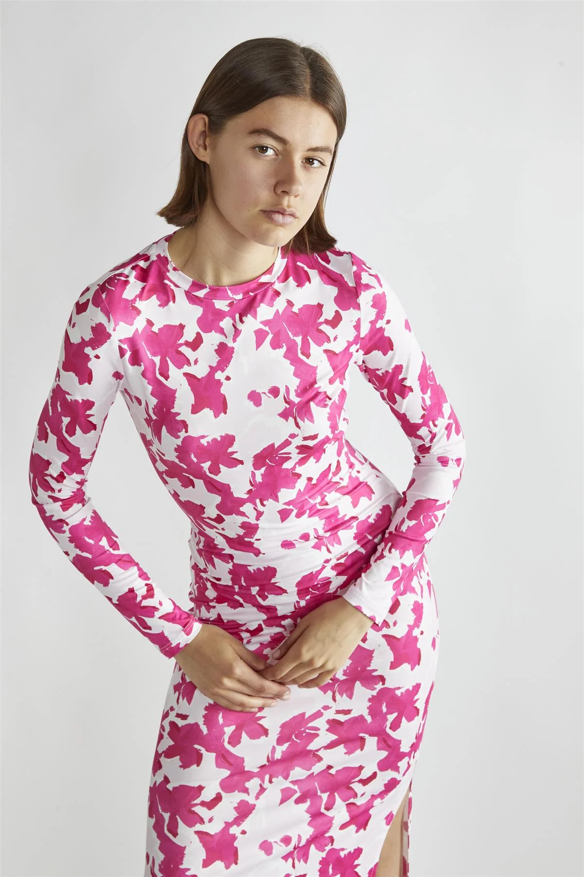 Pink Brushstroke Flowers Round Neck Maxi-Dress - Image 4