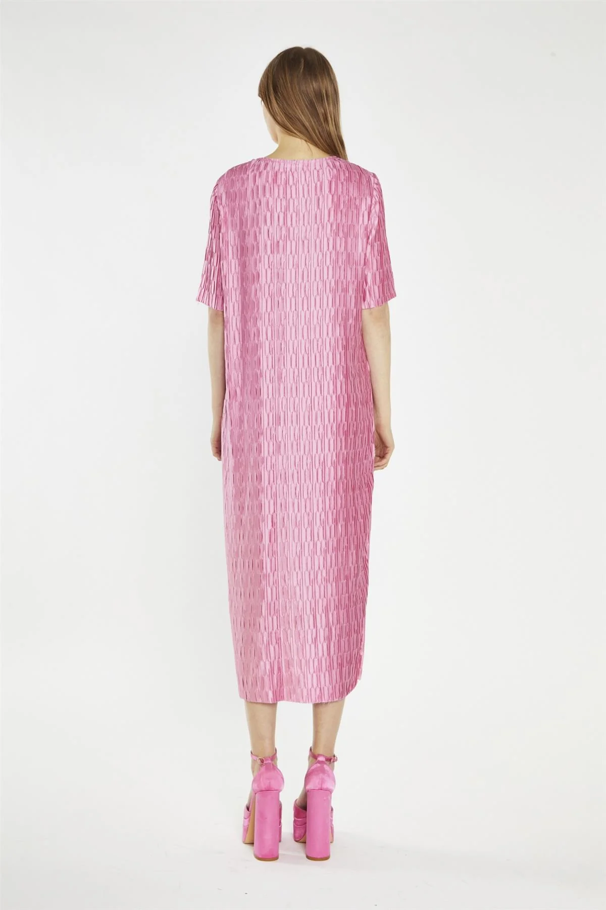 Pink Geo-Plisse Midi-Dress - Image 2