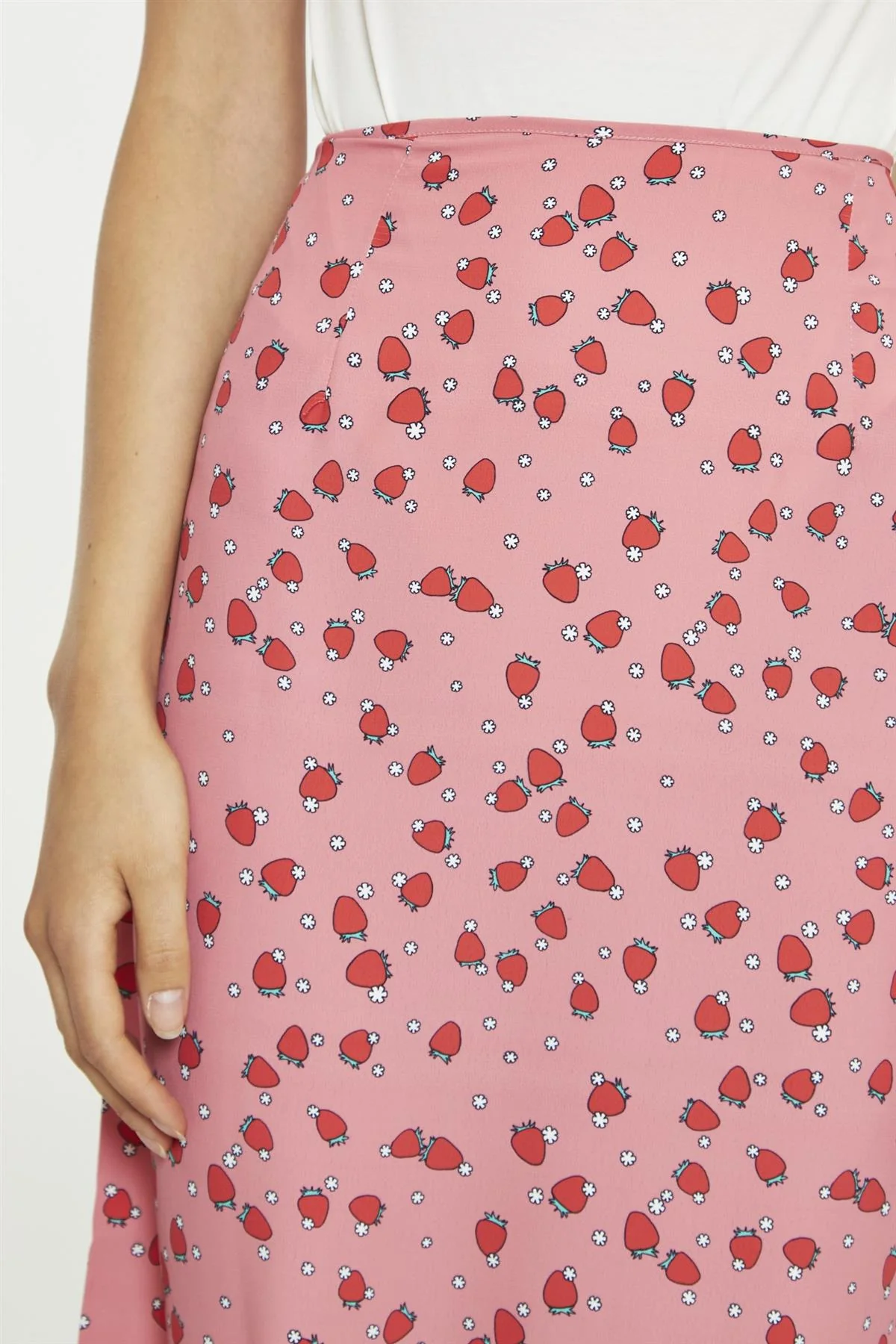 Pink Strawberry-Print Midaxi-Skirt - Image 3