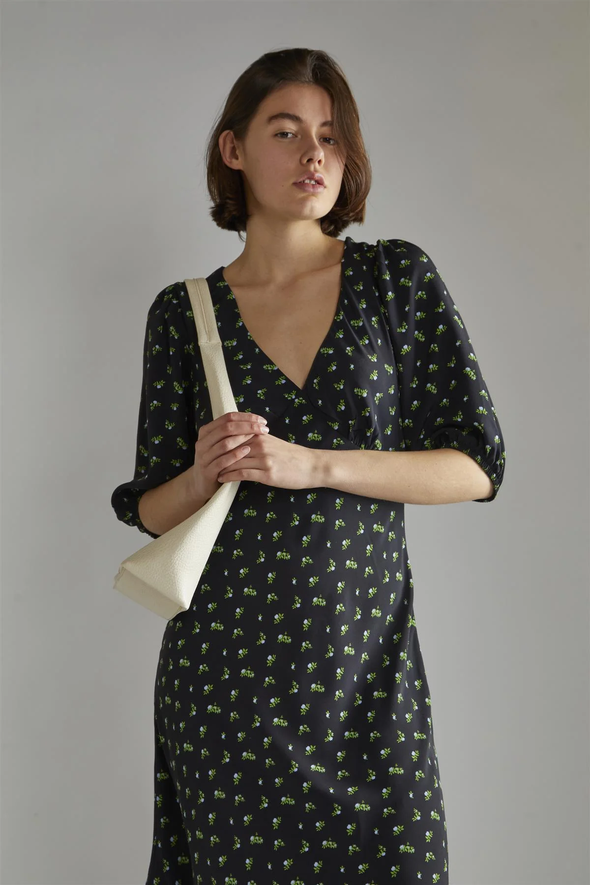 Pink Vintage Bud-Floral V-neck Tea Midi-Dress - Image 4