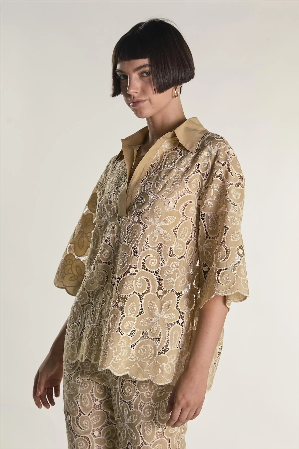 Sand Embroidered Flare Short Sleeve Shirt