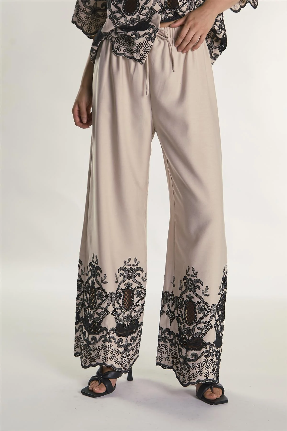 Stone Black Border Tie Waist Floaty Trousers - Image 4