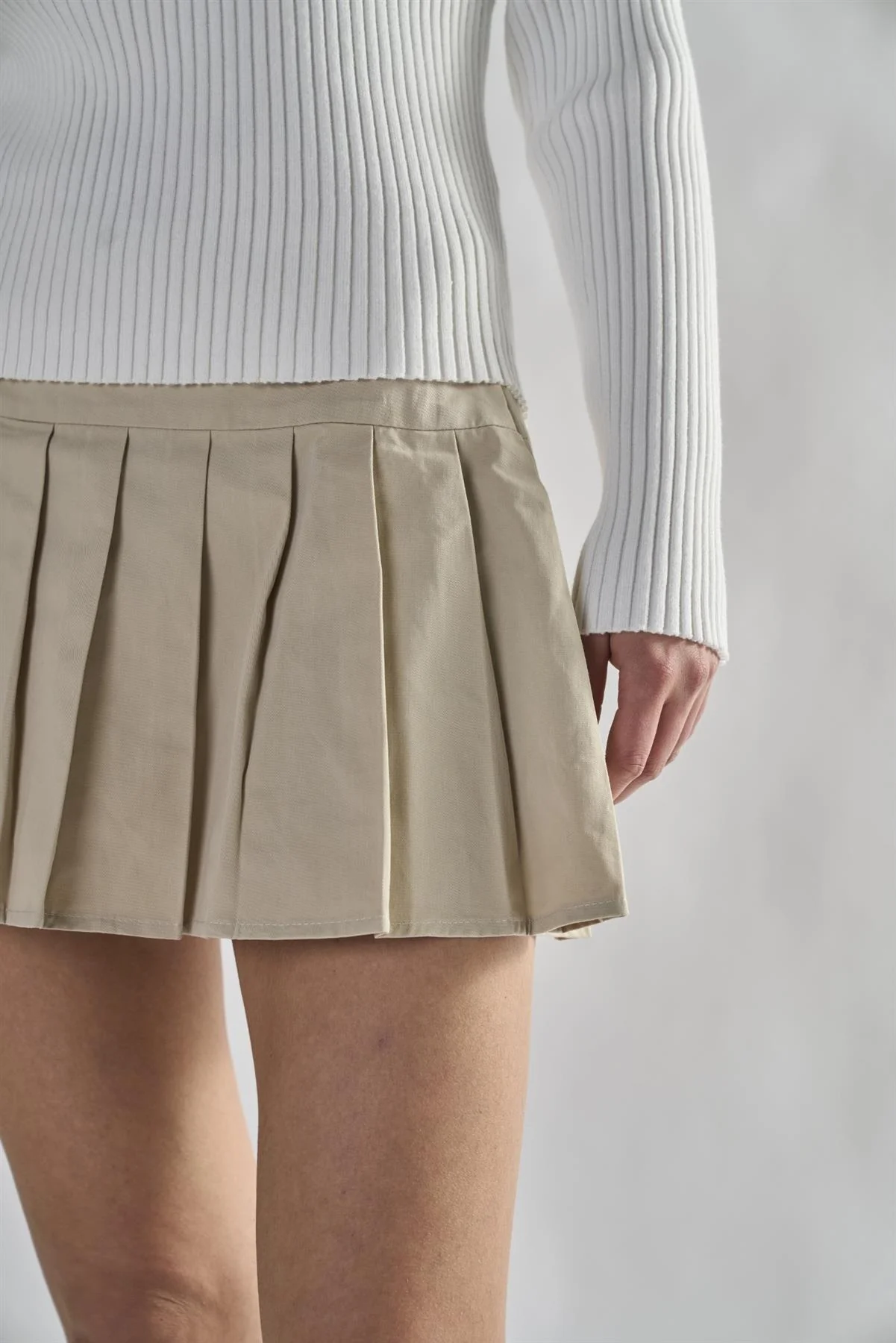 Stone Pleated Mini-Skirt - Image 4