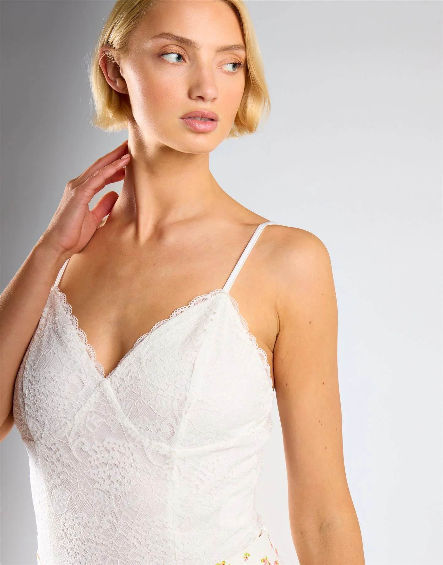 V-Neck Bodysuit - White Lace - Image 3