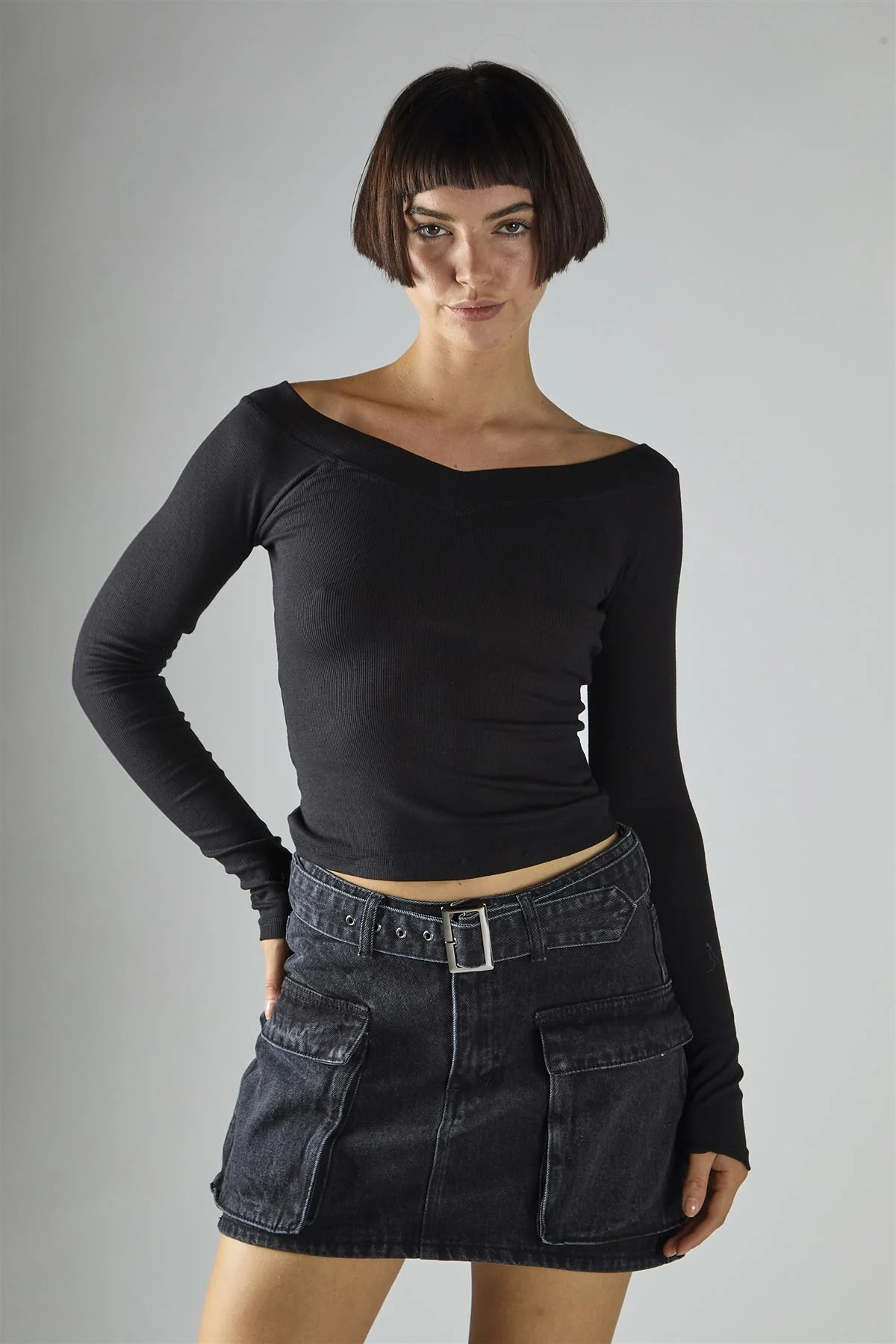 V-Neck Long Sleeve Top - Black - Image 2