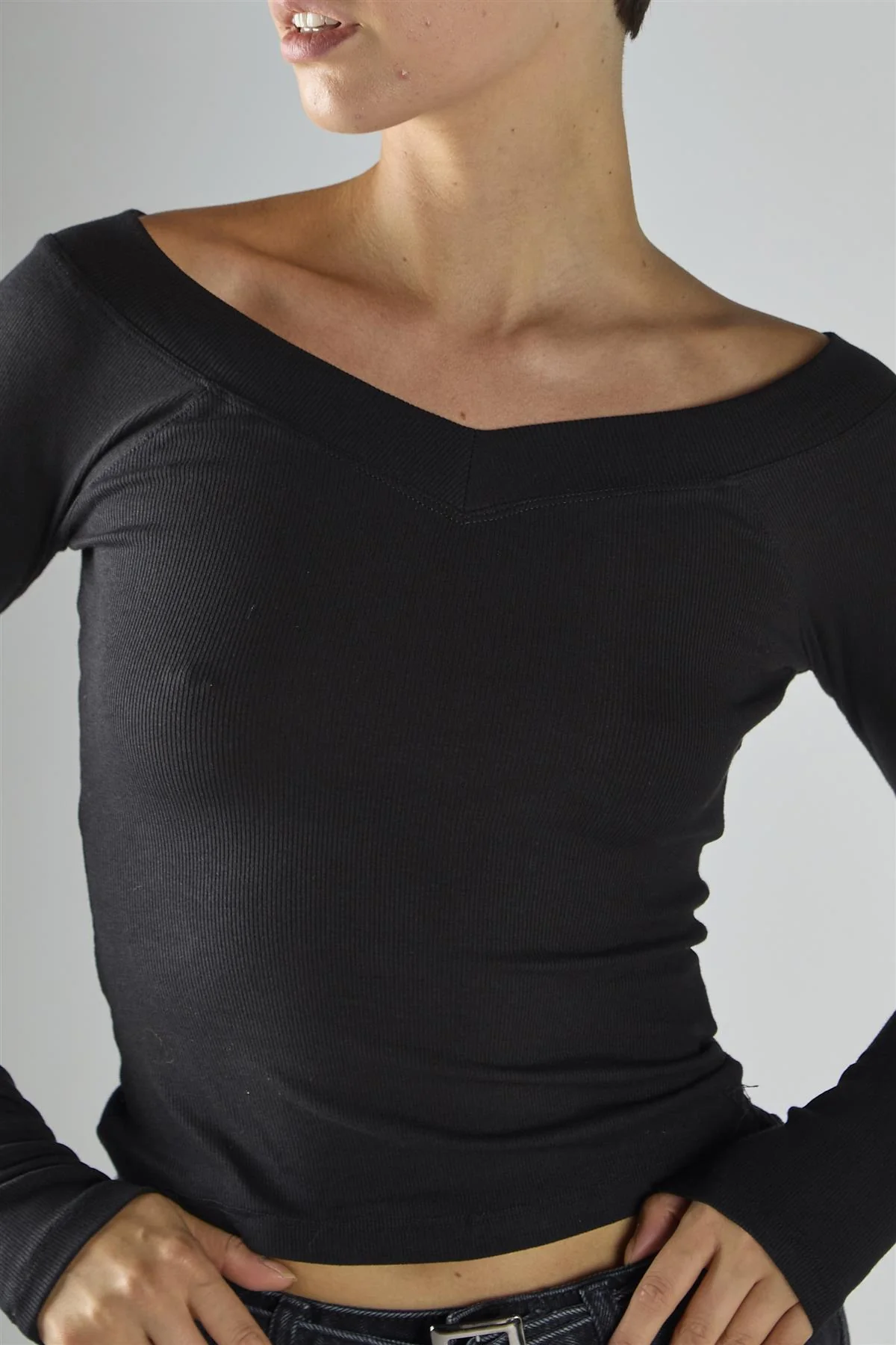 V-Neck Long Sleeve Top - Black - Image 3