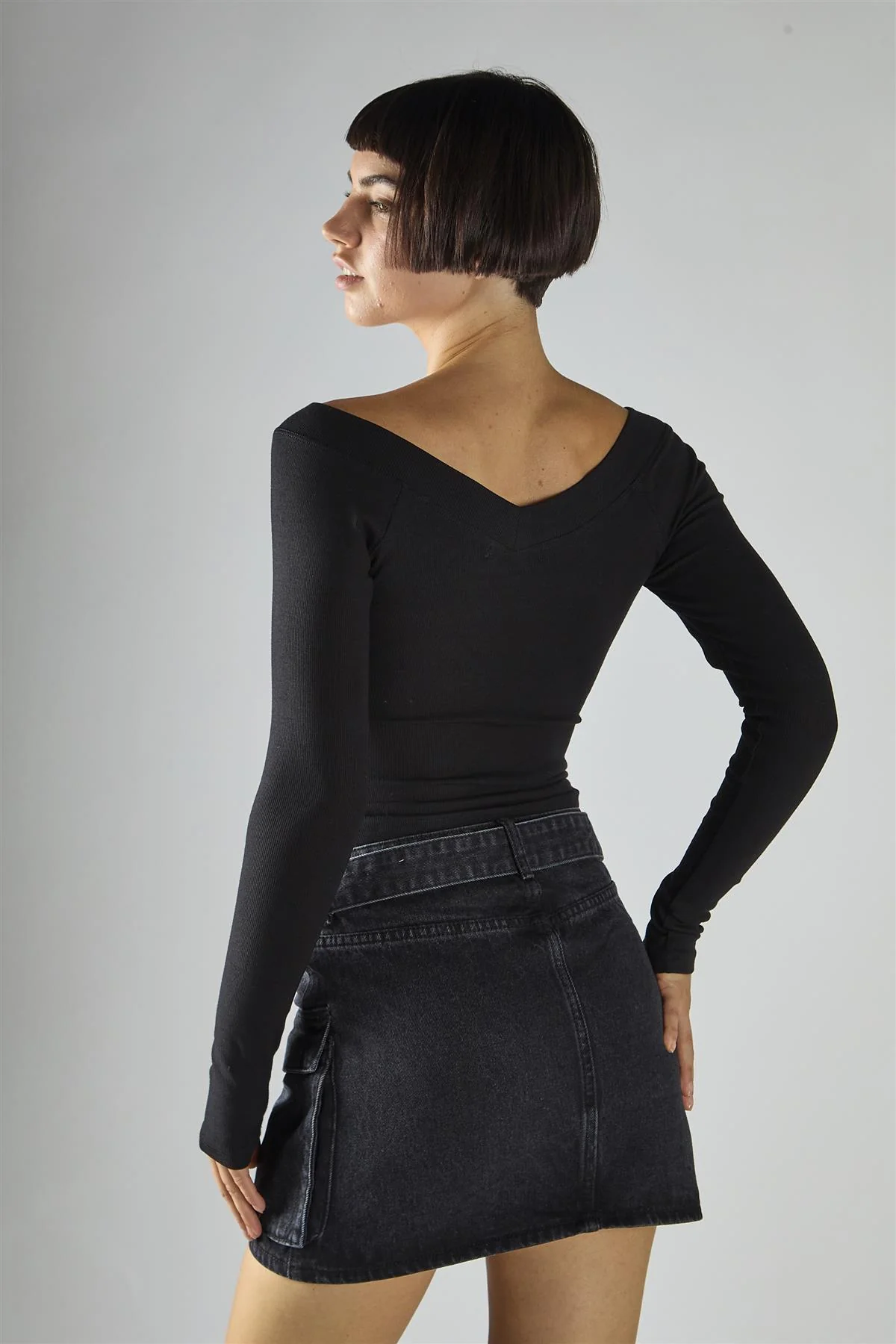 V-Neck Long Sleeve Top - Black - Image 4