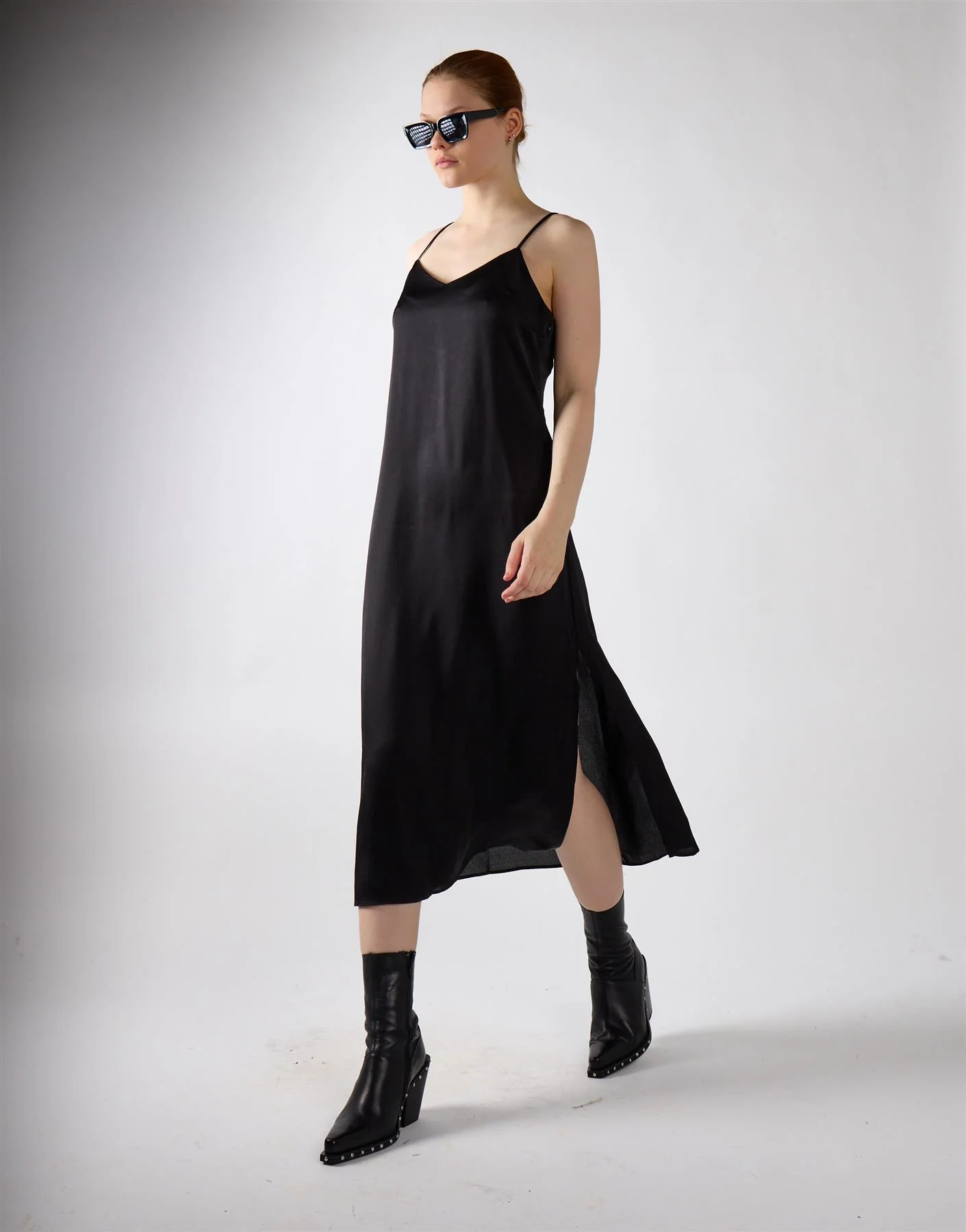 V-neck Open Back Midi Dress - Black Sateen - Image 4