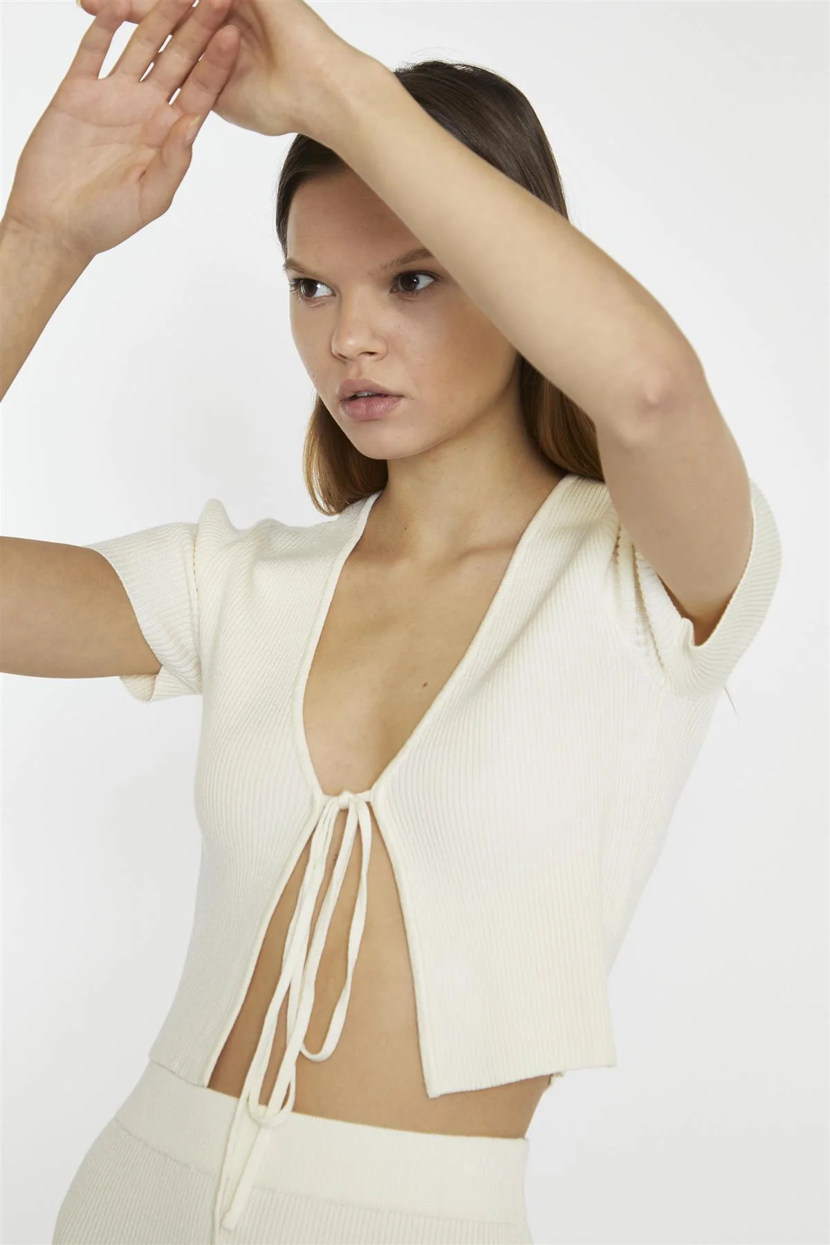 Vanilla Ribbed Tie-Front Crop-Top - Image 3