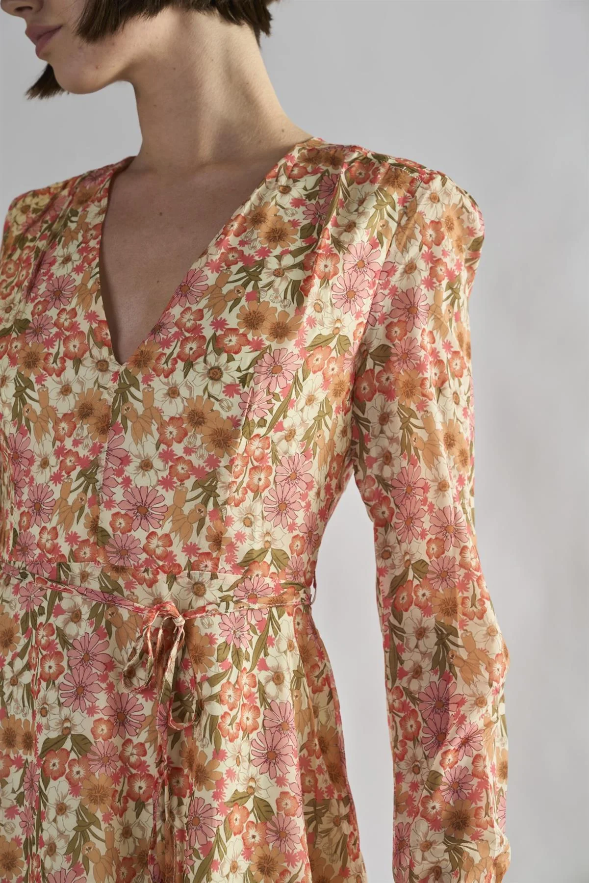 Vintage-Floral V-Neck Mini-Dresses - Image 4