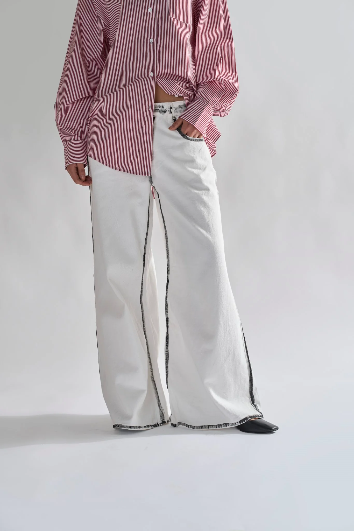 White-Black Edges Wide-Leg Jeans - Image 4