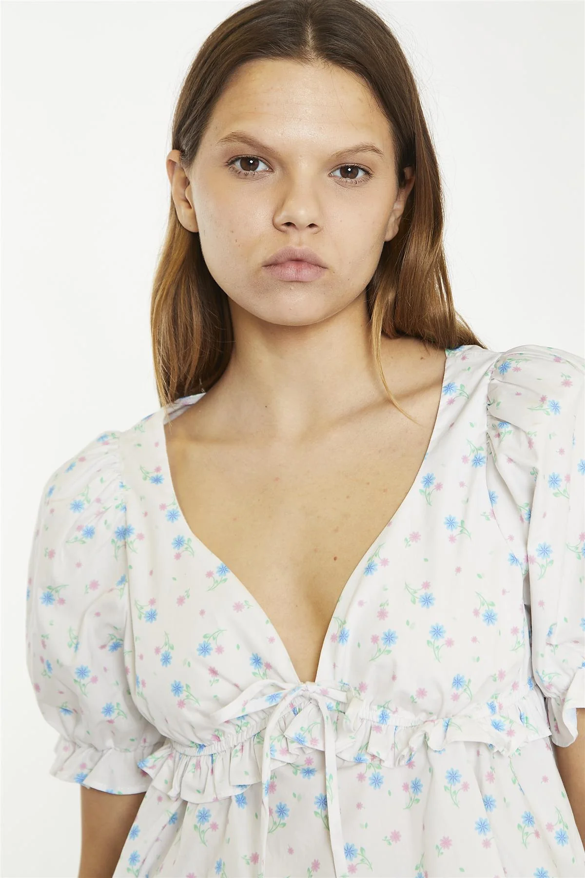 White/Blue/Pink Ditsy V-Neck Crop-Top - Image 4