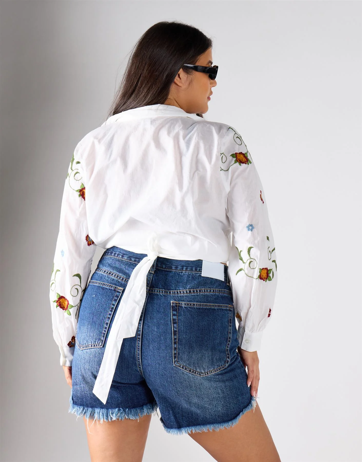Glamorous Curve White Floral Blouse - Image 4