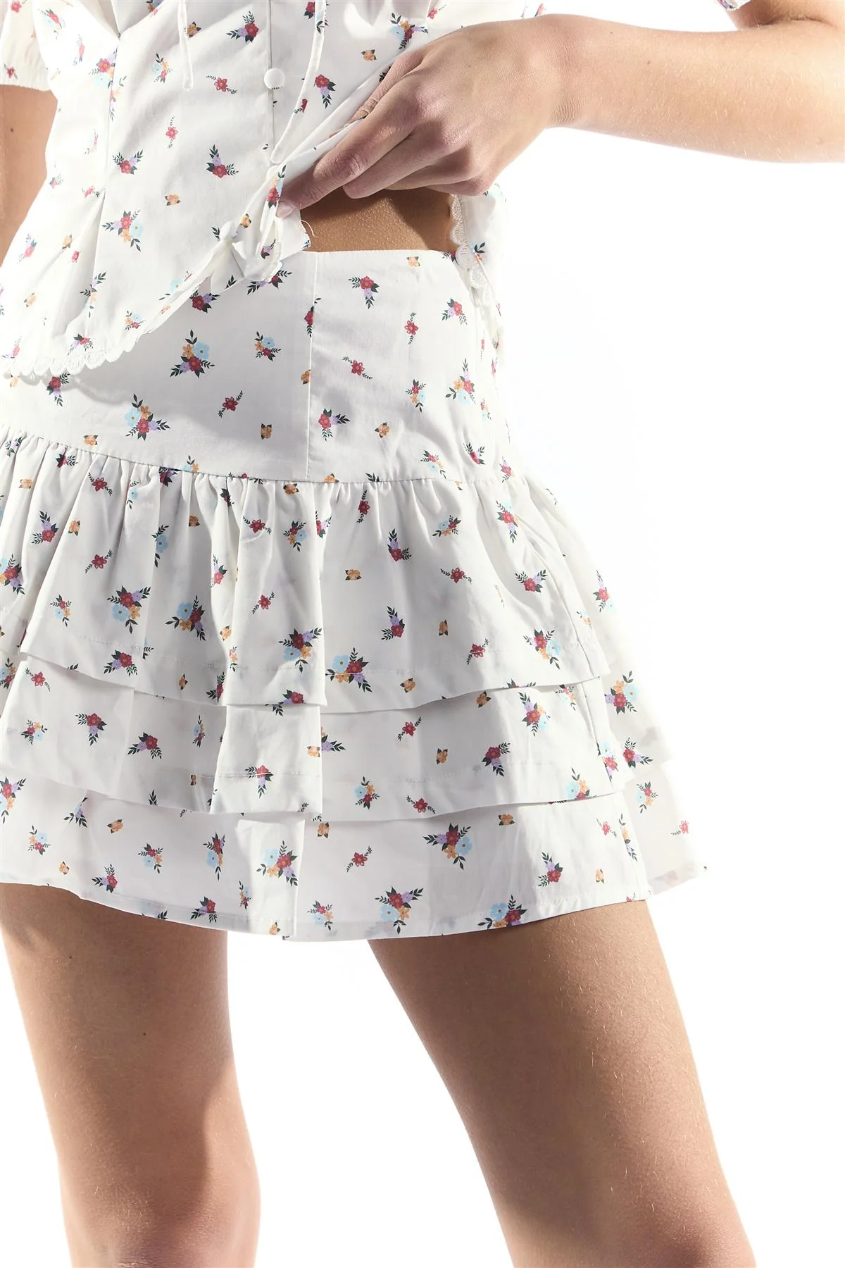 White Floral Peplum Mini Skirt with Pin Tucks - Image 2