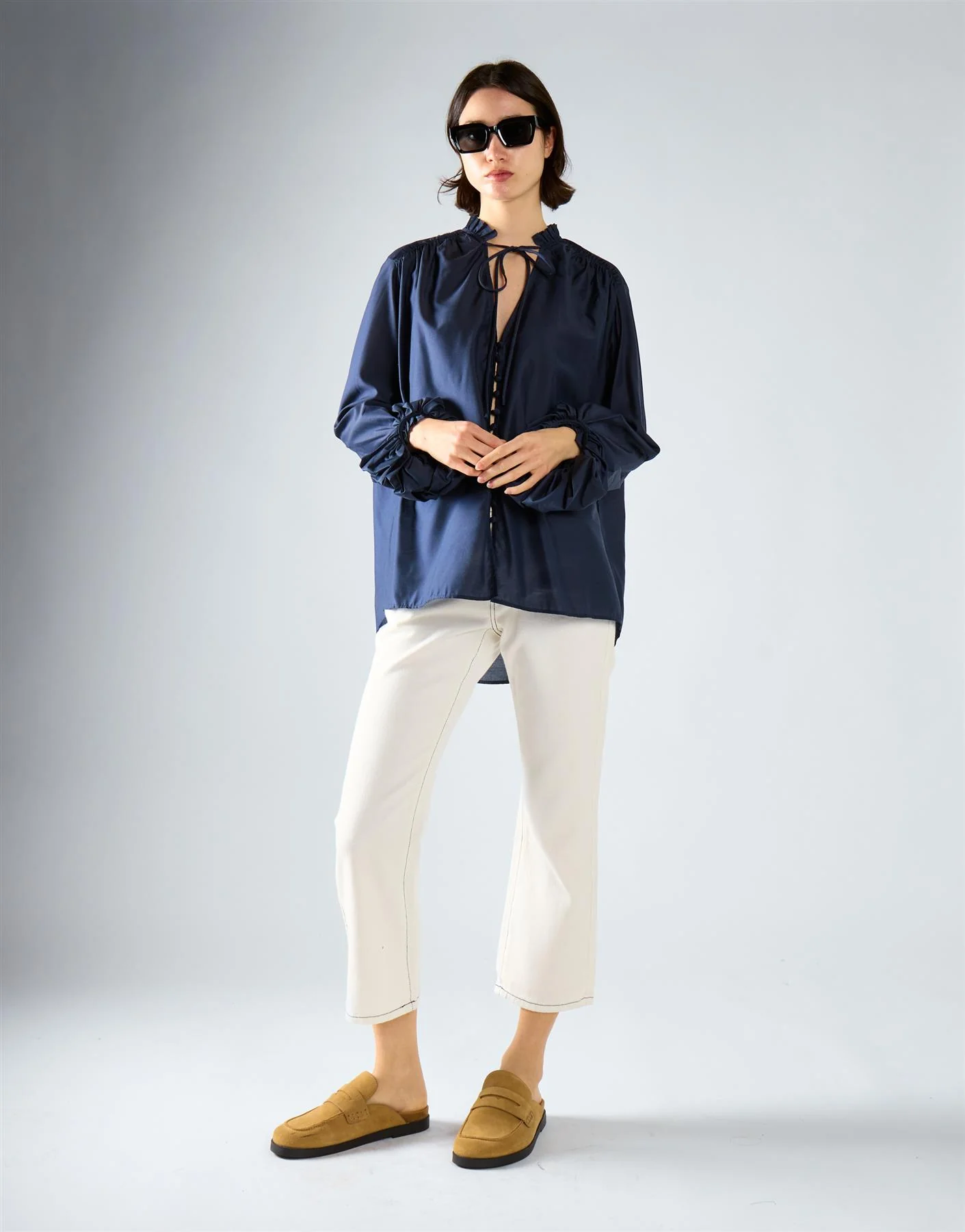 White High-Waisted Ankle Length Jeans