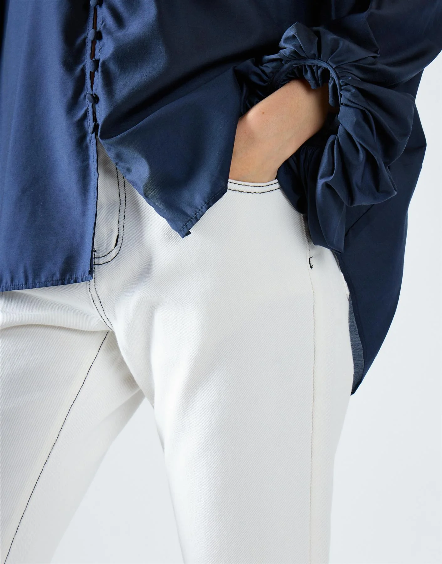 White High-Waisted Ankle Length Jeans - Image 4