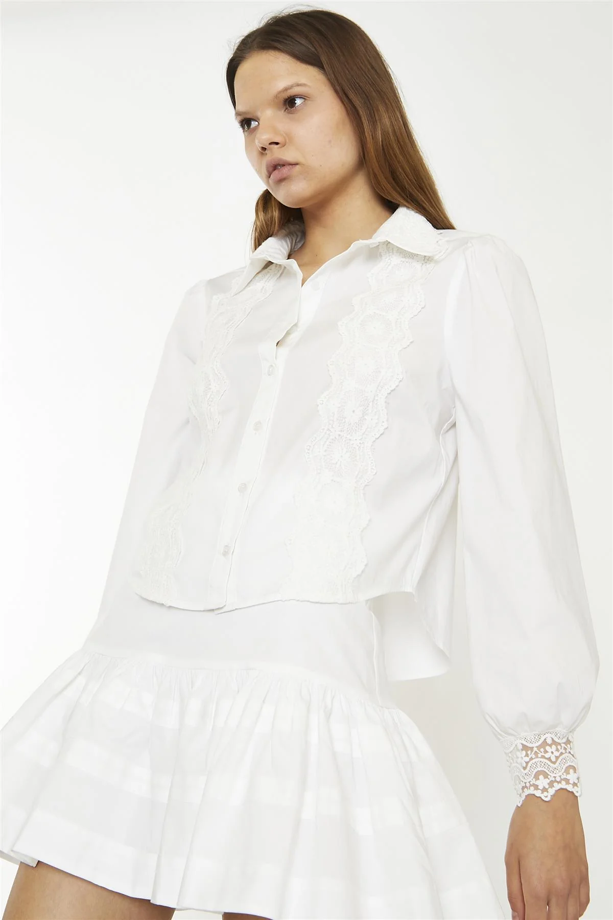 White Lace Detail Crop-Top - Image 3