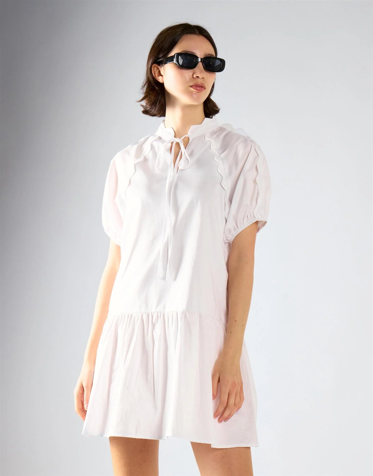 White Scalloped Trim Smock Dress - Image 3