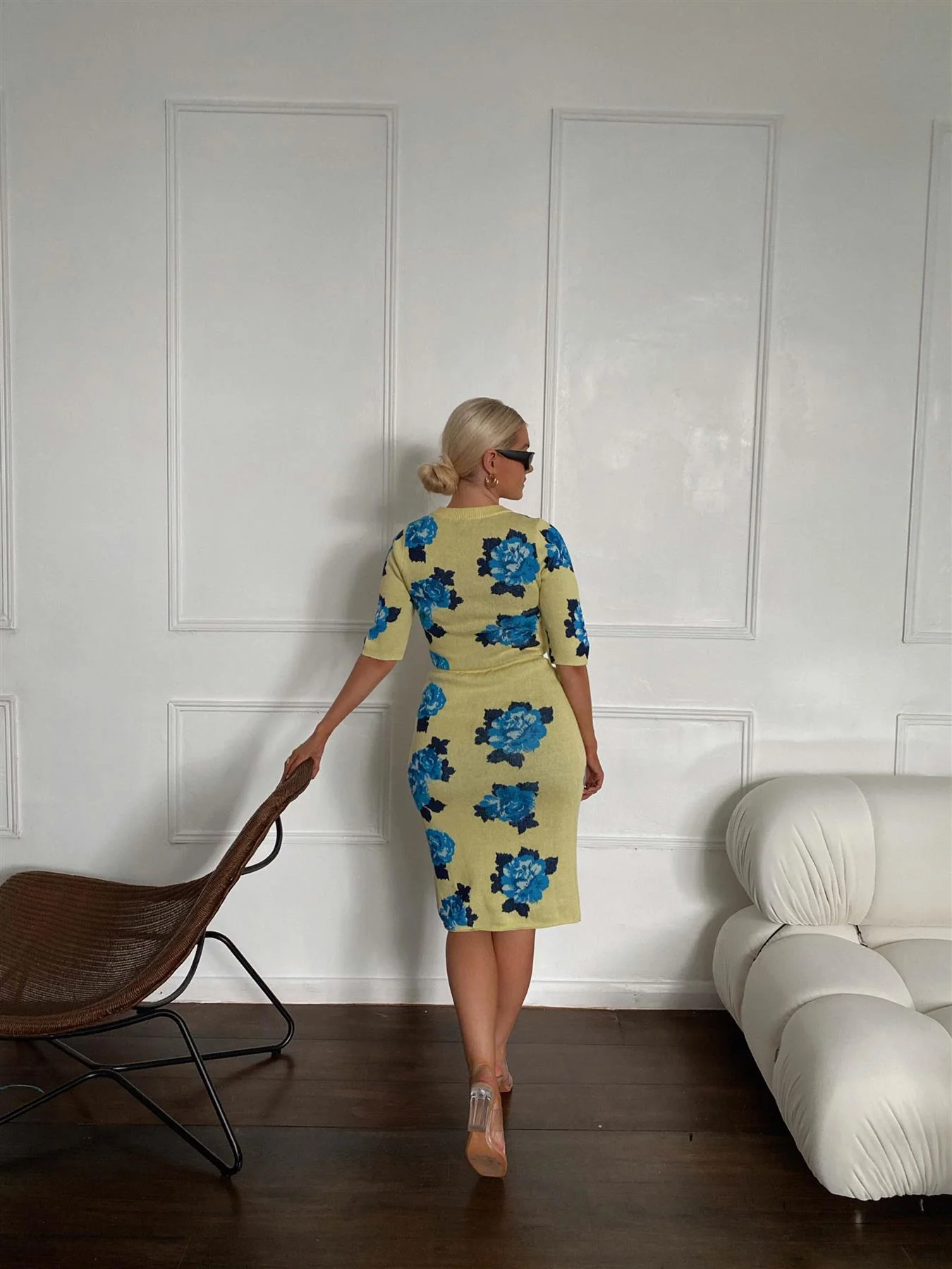 Yellow Blue Rose Bodycon Midi-Skirt - Image 2