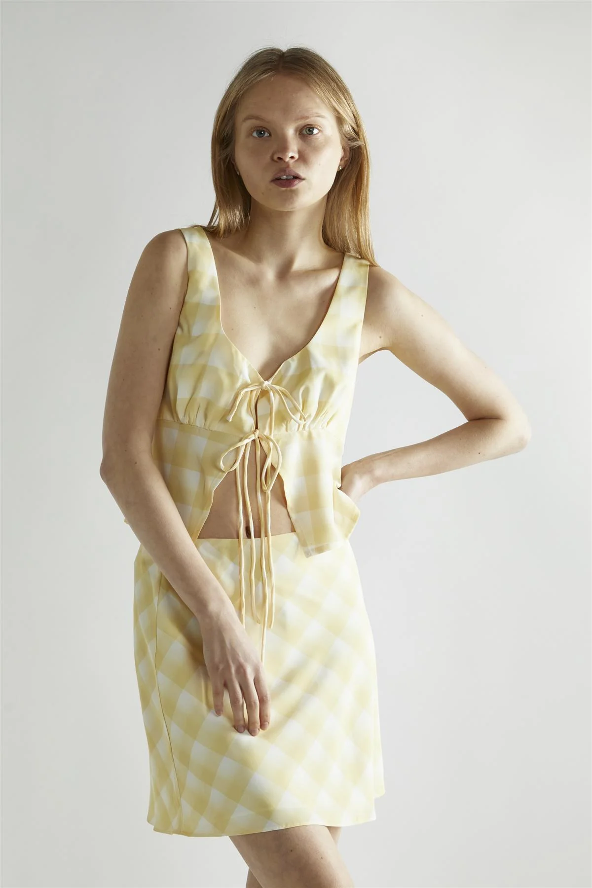 Yellow Ombre-Check V-Neck Crop-Top - Image 3